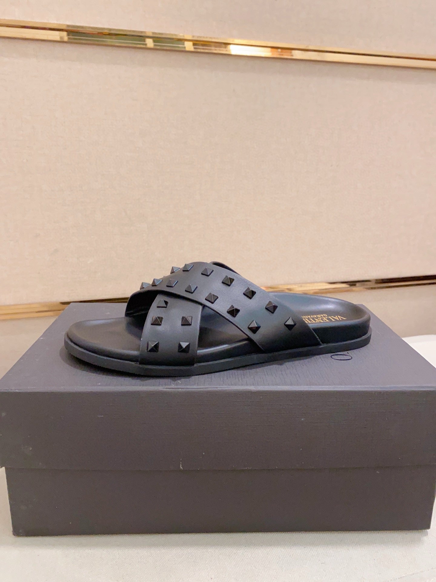 LuxluxHouse Best Quality Sandals Valentino