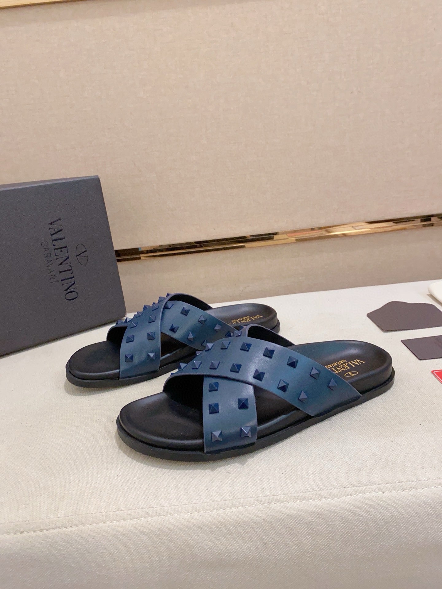 LuxluxHouse Best Quality Sandals Valentino