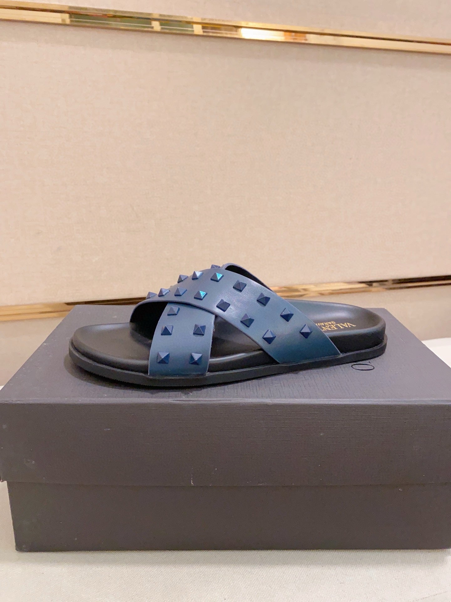 LuxluxHouse Best Quality Sandals Valentino