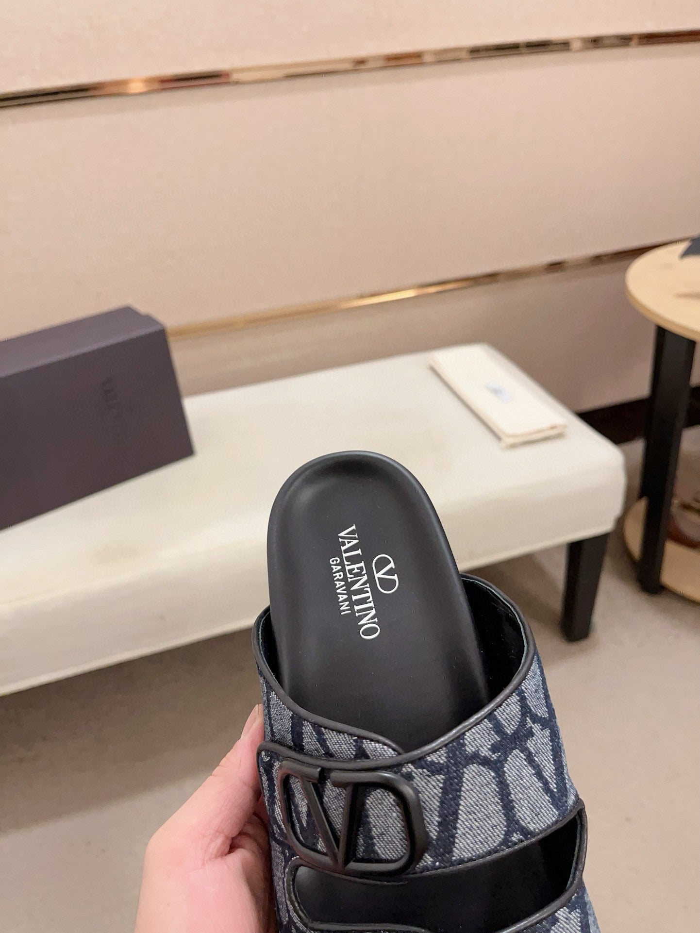 LuxluxHouse Best Quality Sandals Valentino
