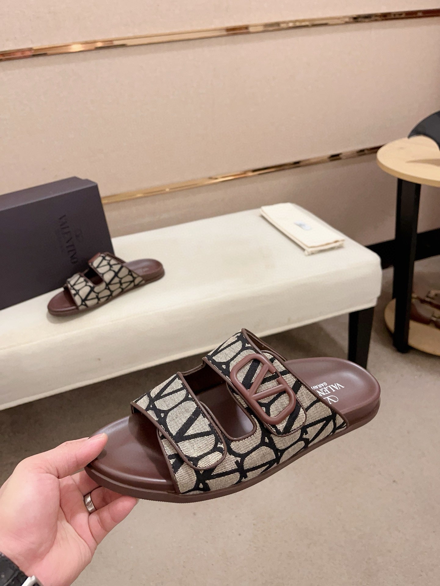 LuxluxHouse Best Quality Sandals Valentino
