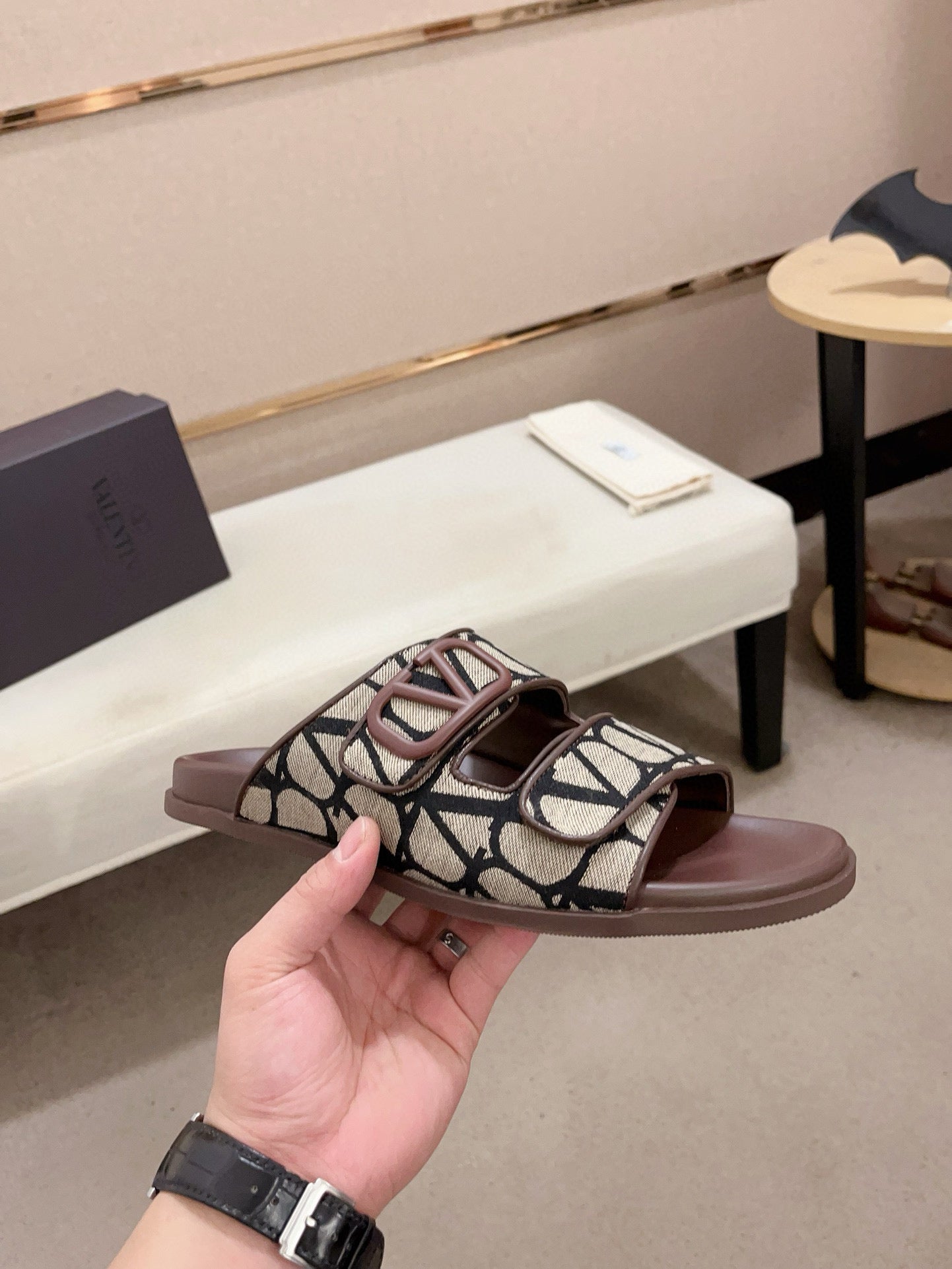 LuxluxHouse Best Quality Sandals Valentino