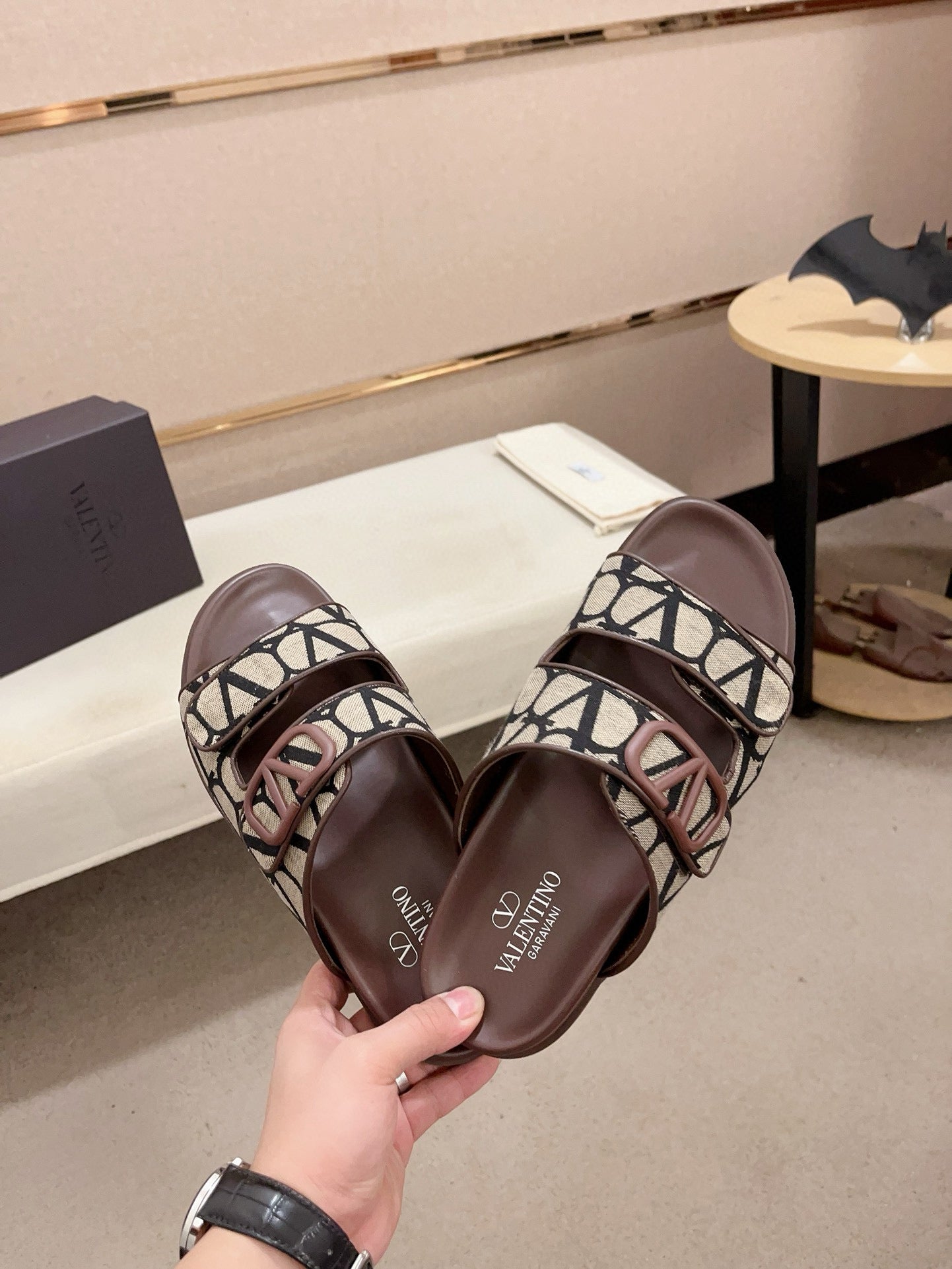LuxluxHouse Best Quality Sandals Valentino