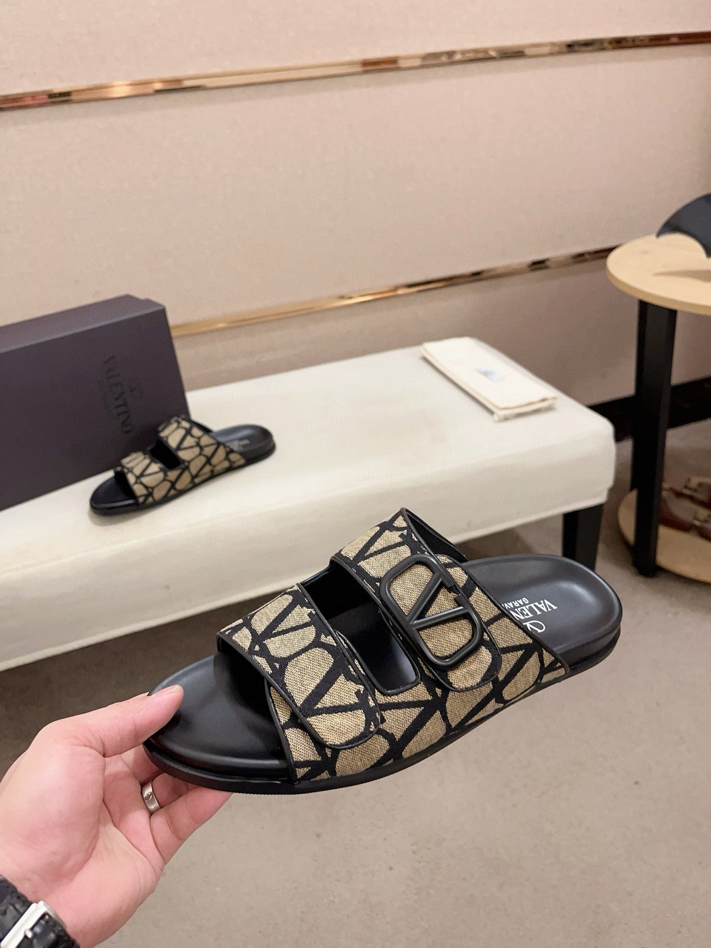 LuxluxHouse Best Quality Sandals Valentino