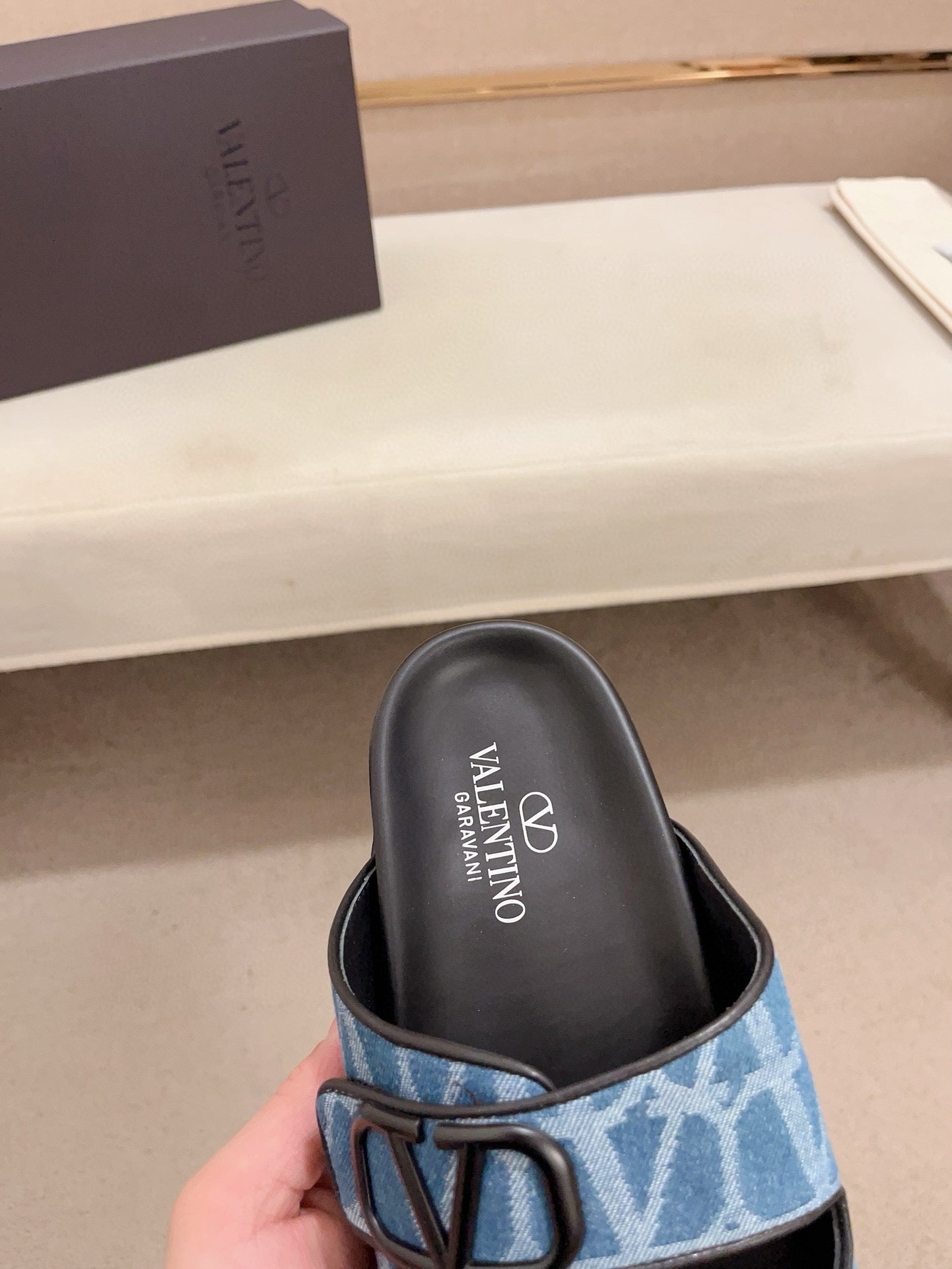 LuxluxHouse Best Quality Sandals Valentino