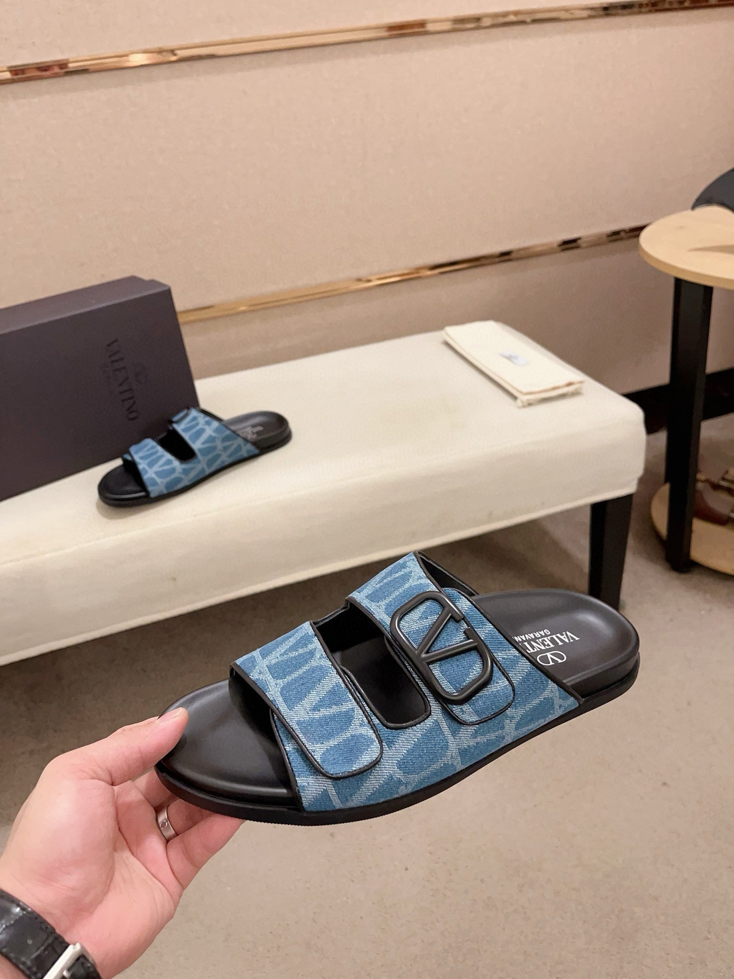 LuxluxHouse Best Quality Sandals Valentino