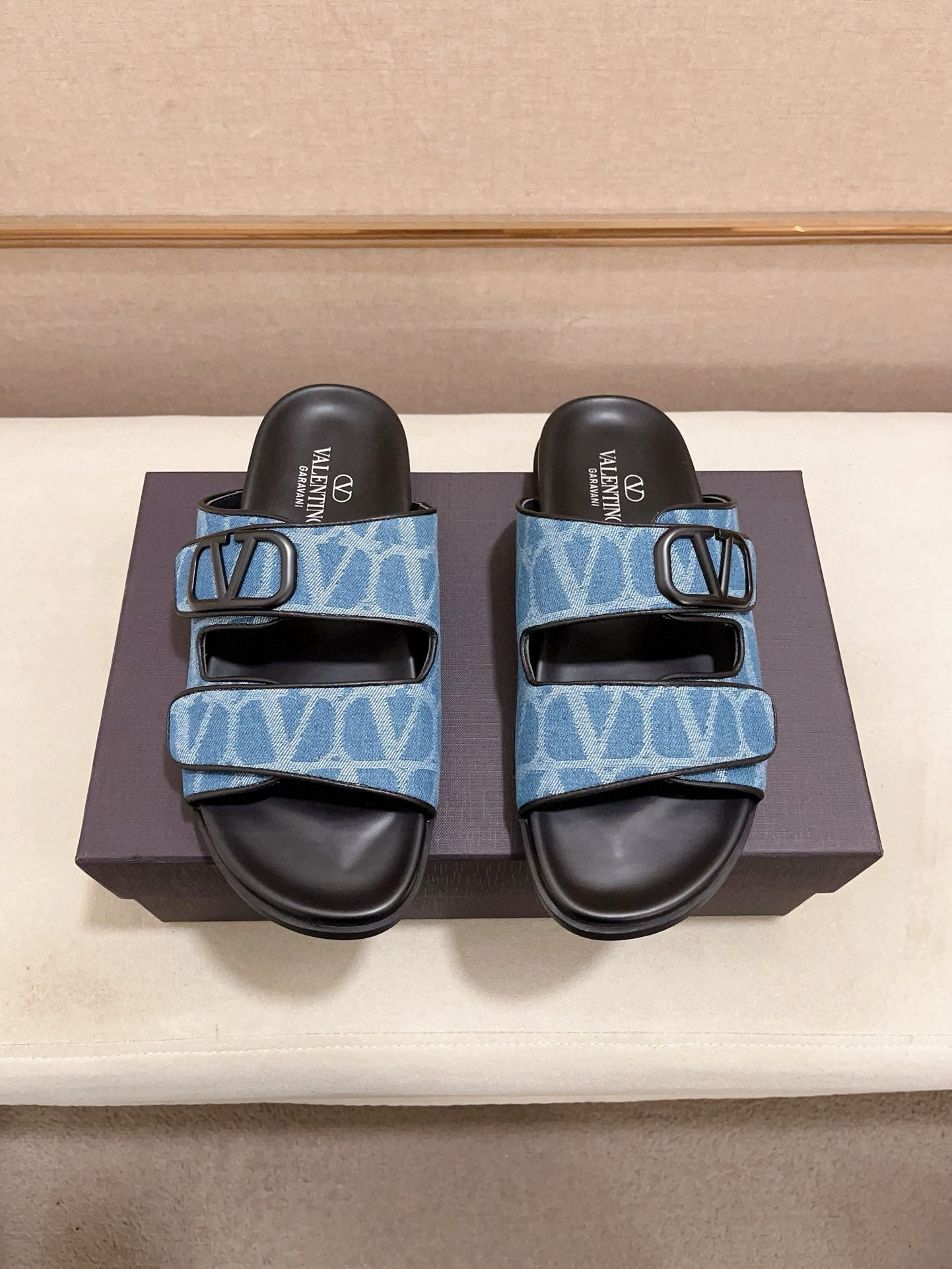 LuxluxHouse Best Quality Sandals Valentino