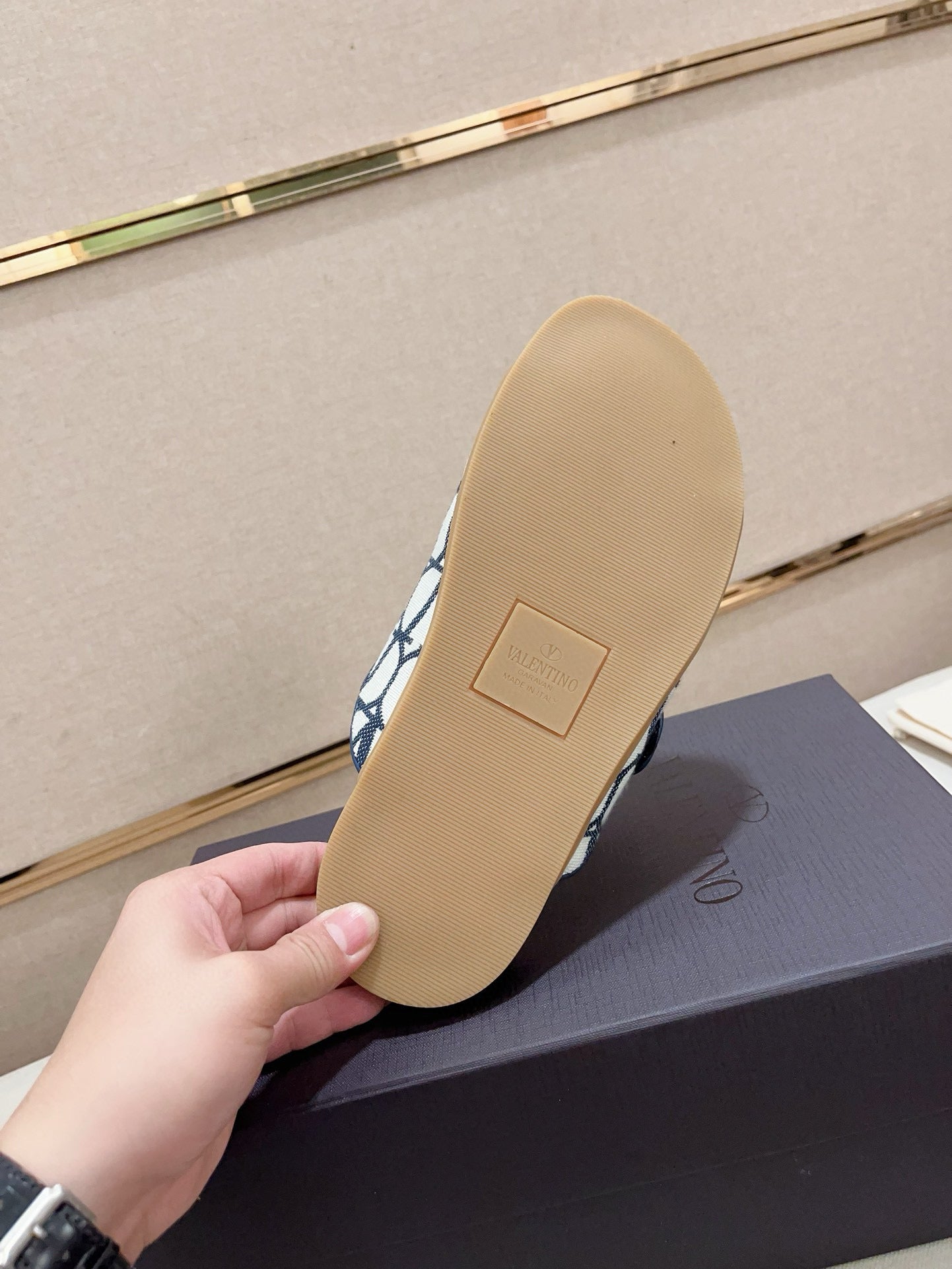LuxluxHouse Best Quality Sandals Valentino