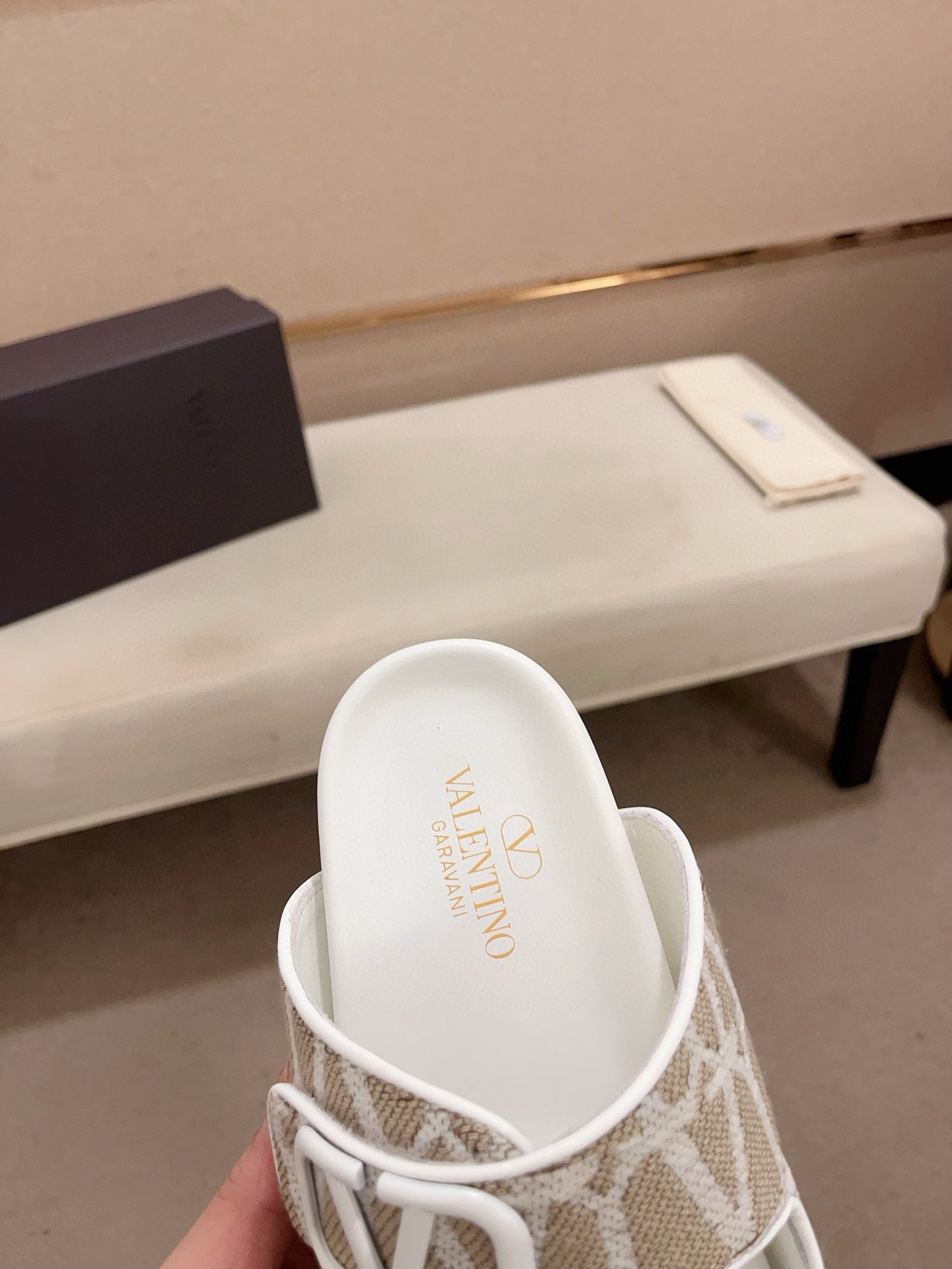 LuxluxHouse Best Quality Sandals Valentino