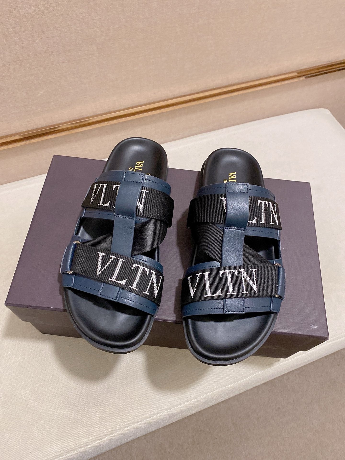 LuxluxHouse Best Quality Sandals Valentino