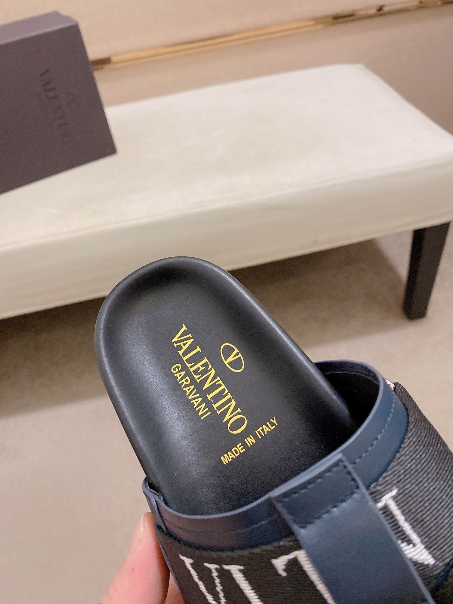 LuxluxHouse Best Quality Sandals Valentino