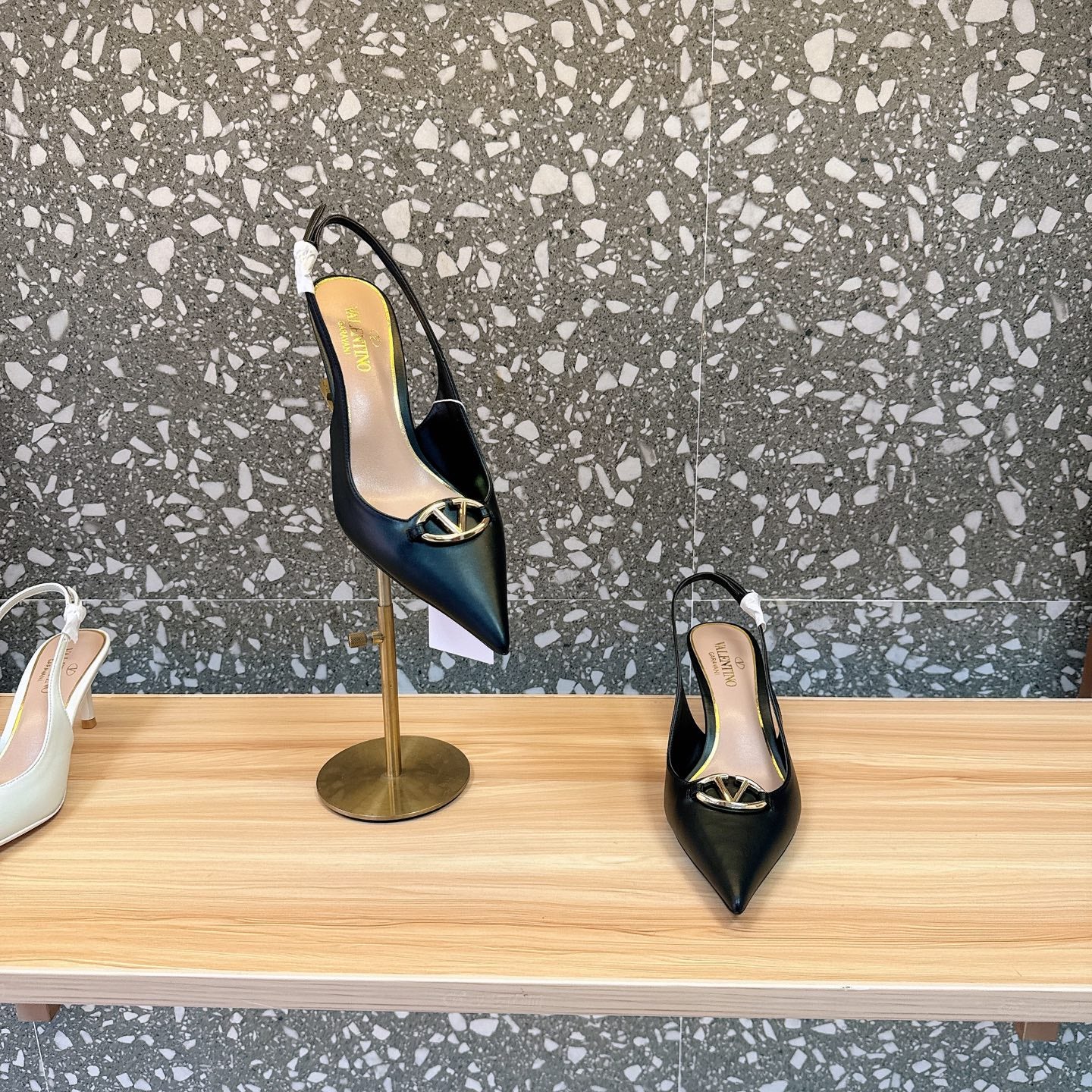 LuxluxHouse Best Quality Valentino Women Shoes