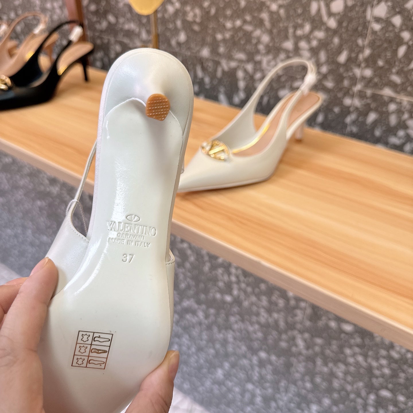 LuxluxHouse Best Quality Valentino Women Shoes