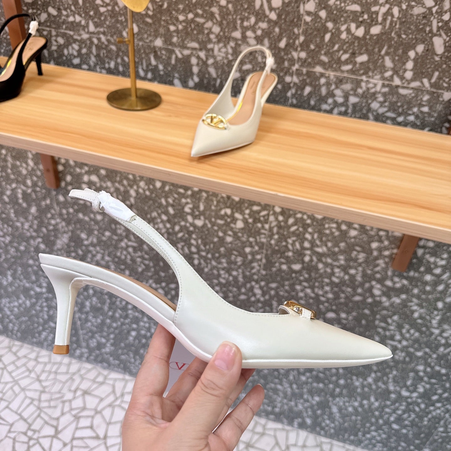 LuxluxHouse Best Quality Valentino Women Shoes