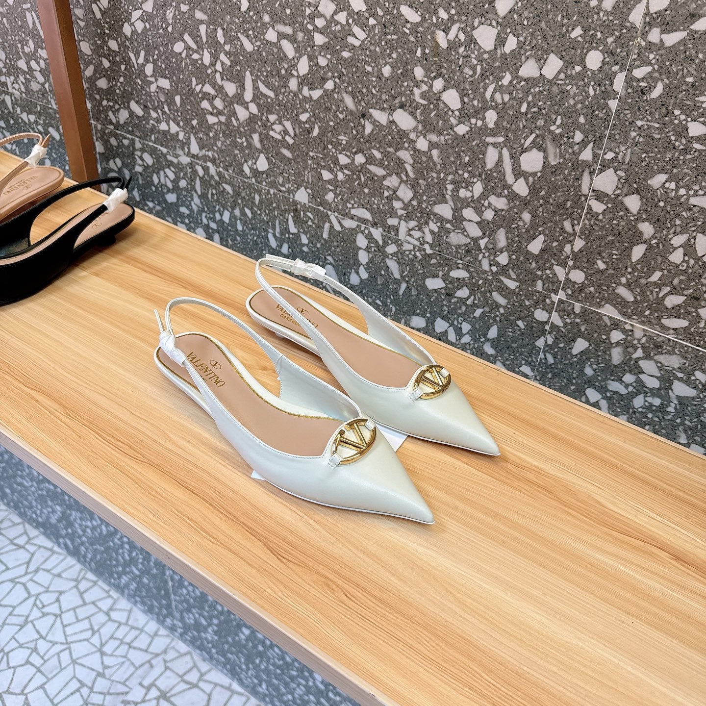 LuxluxHouse Best Quality Valentino Women Shoes