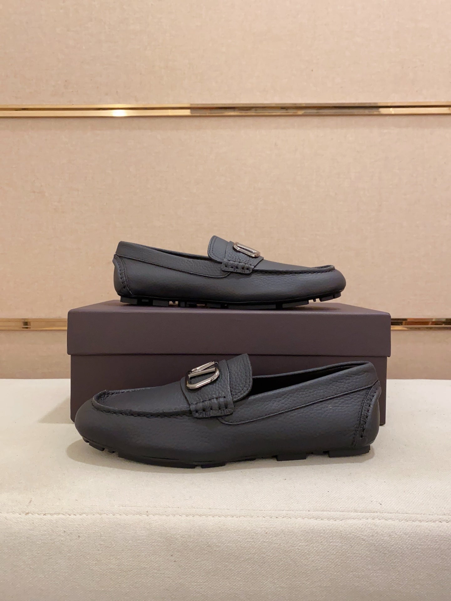 LuxluxHouse Best Quality Shoes Valentino