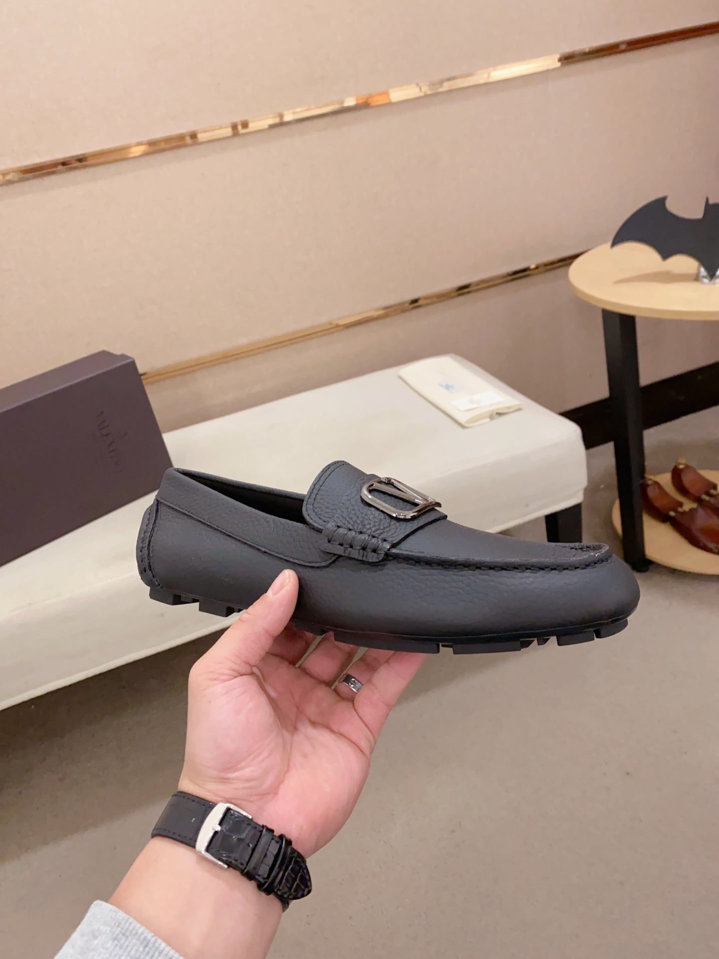 LuxluxHouse Best Quality Shoes Valentino