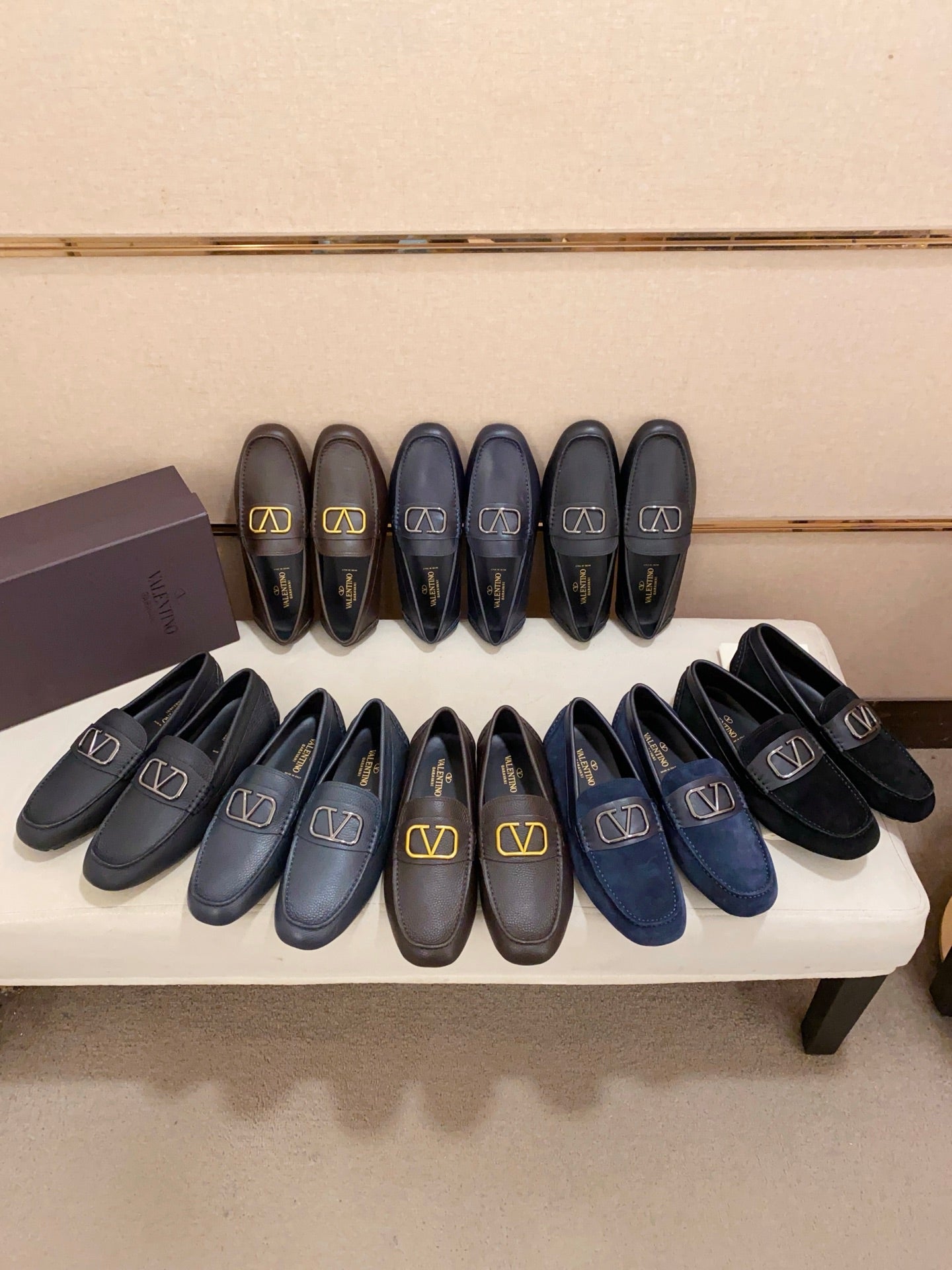 LuxluxHouse Best Quality Shoes Valentino