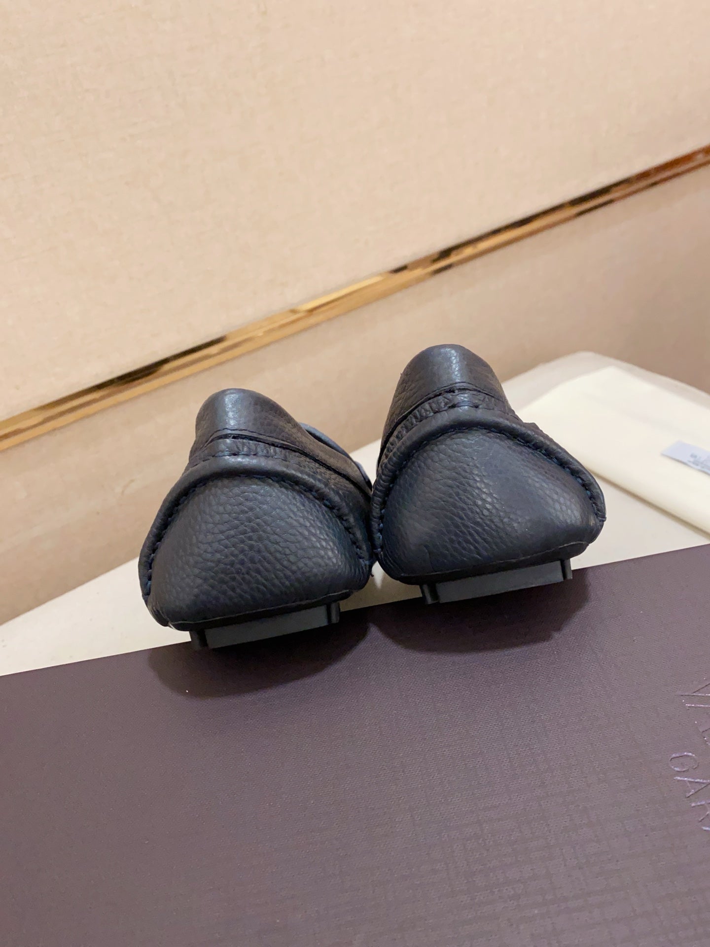 LuxluxHouse Best Quality Shoes Valentino