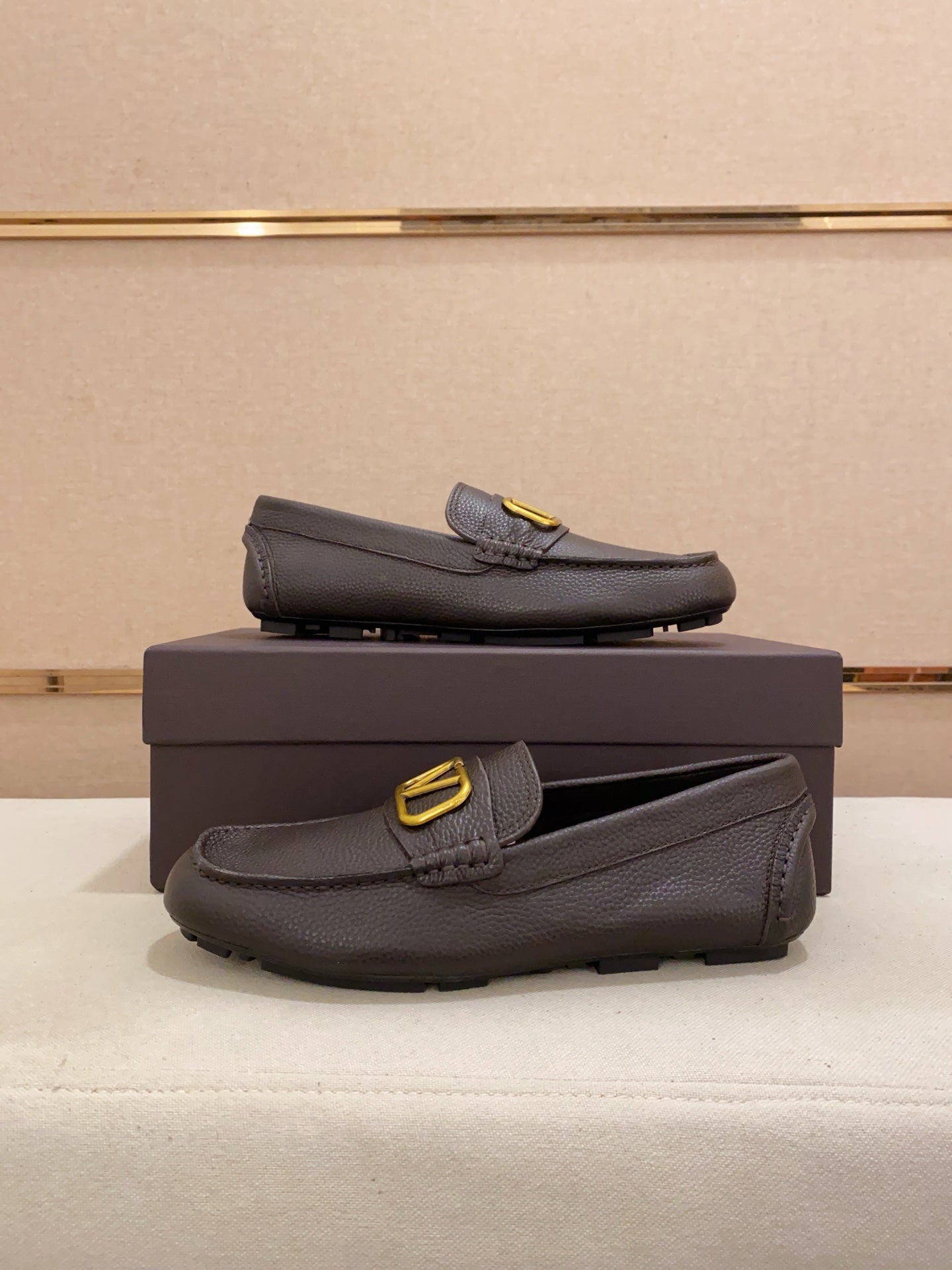 LuxluxHouse Best Quality Shoes Valentino
