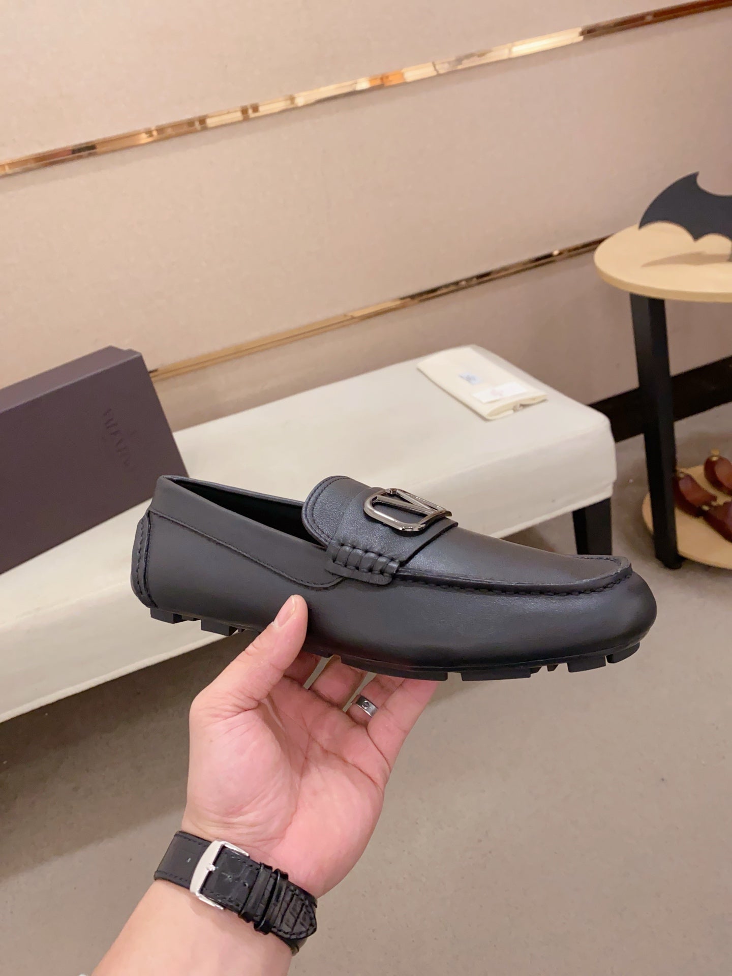 LuxluxHouse Best Quality Shoes Valentino