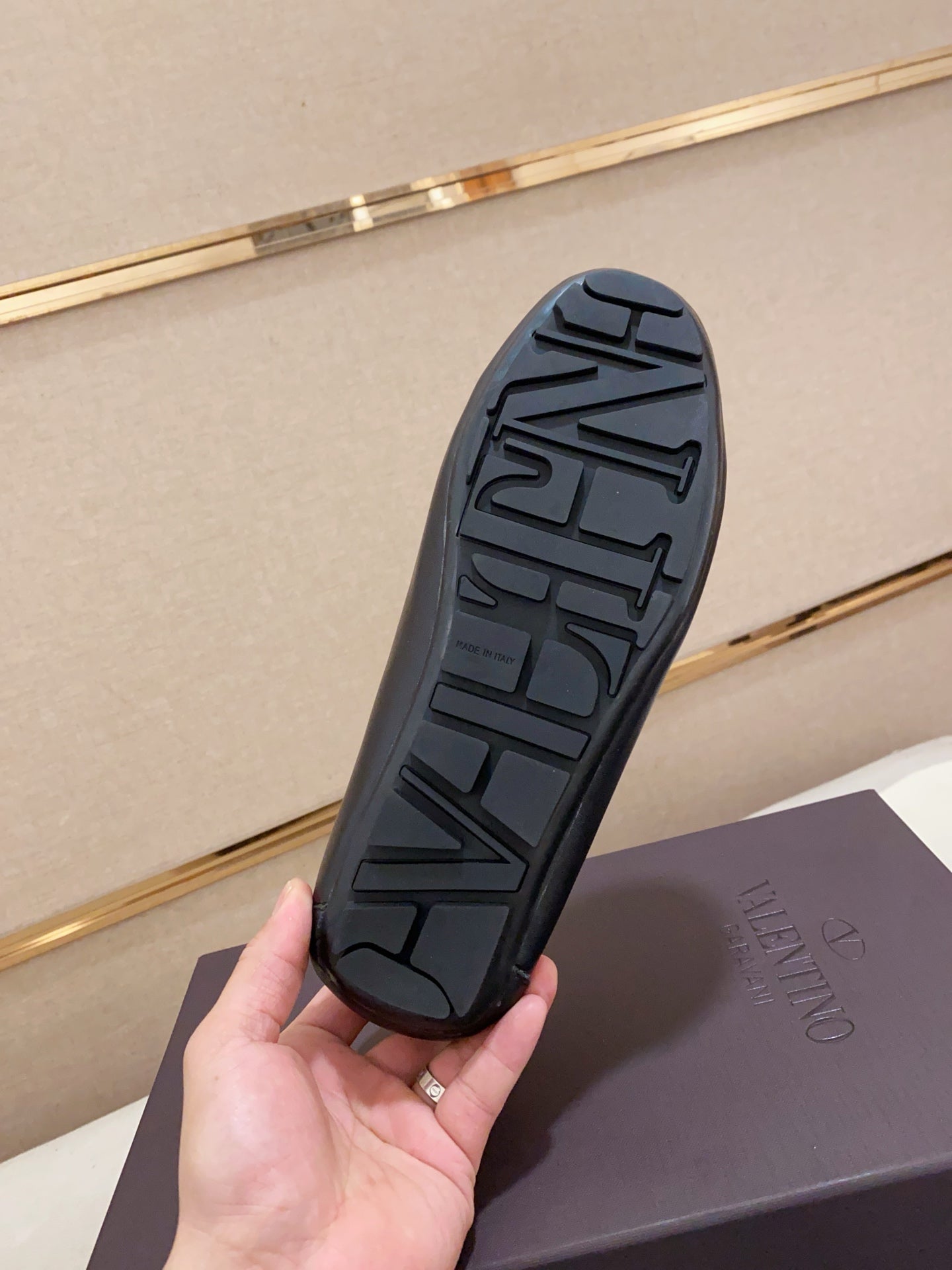 LuxluxHouse Best Quality Shoes Valentino