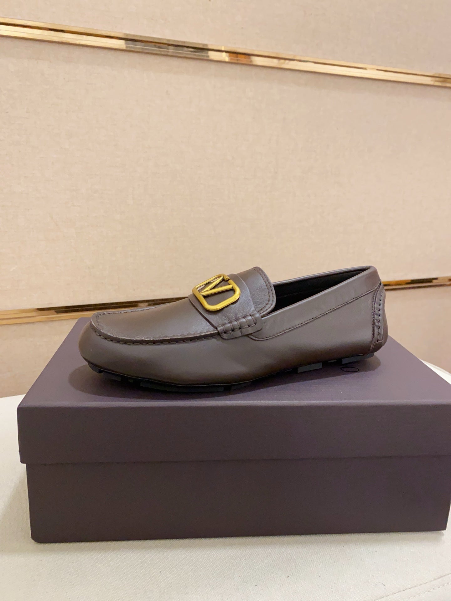 LuxluxHouse Best Quality Shoes Valentino