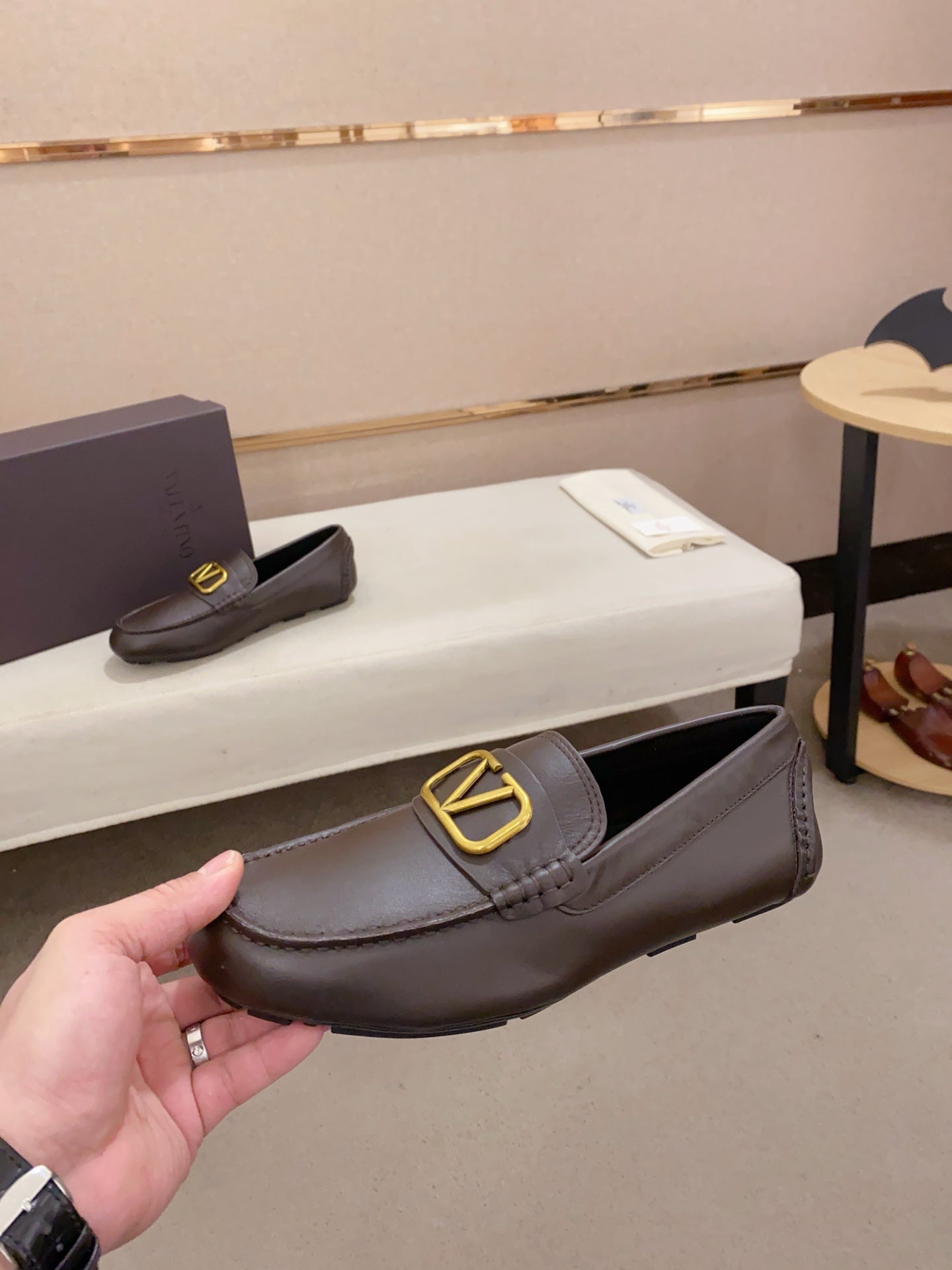 LuxluxHouse Best Quality Shoes Valentino