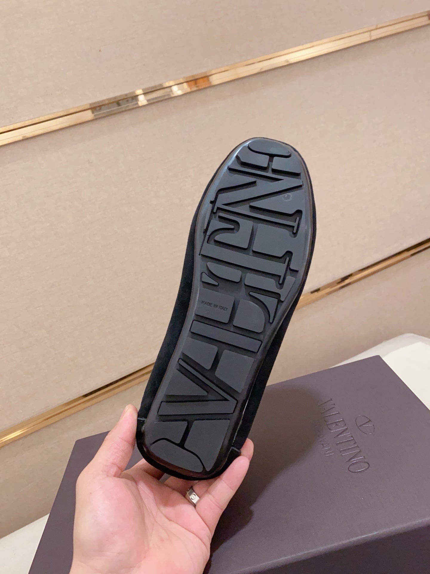 LuxluxHouse Best Quality Shoes Valentino