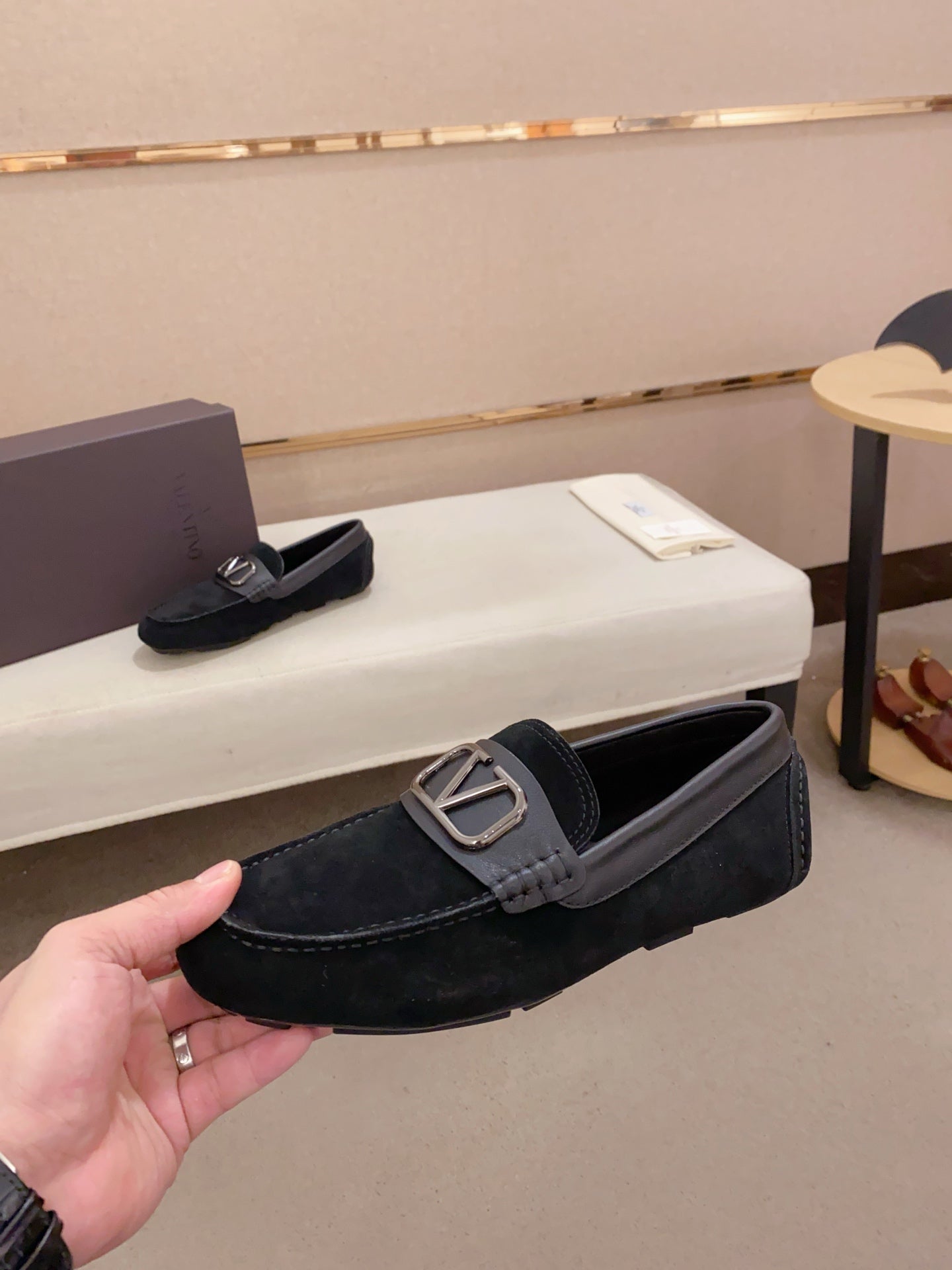 LuxluxHouse Best Quality Shoes Valentino