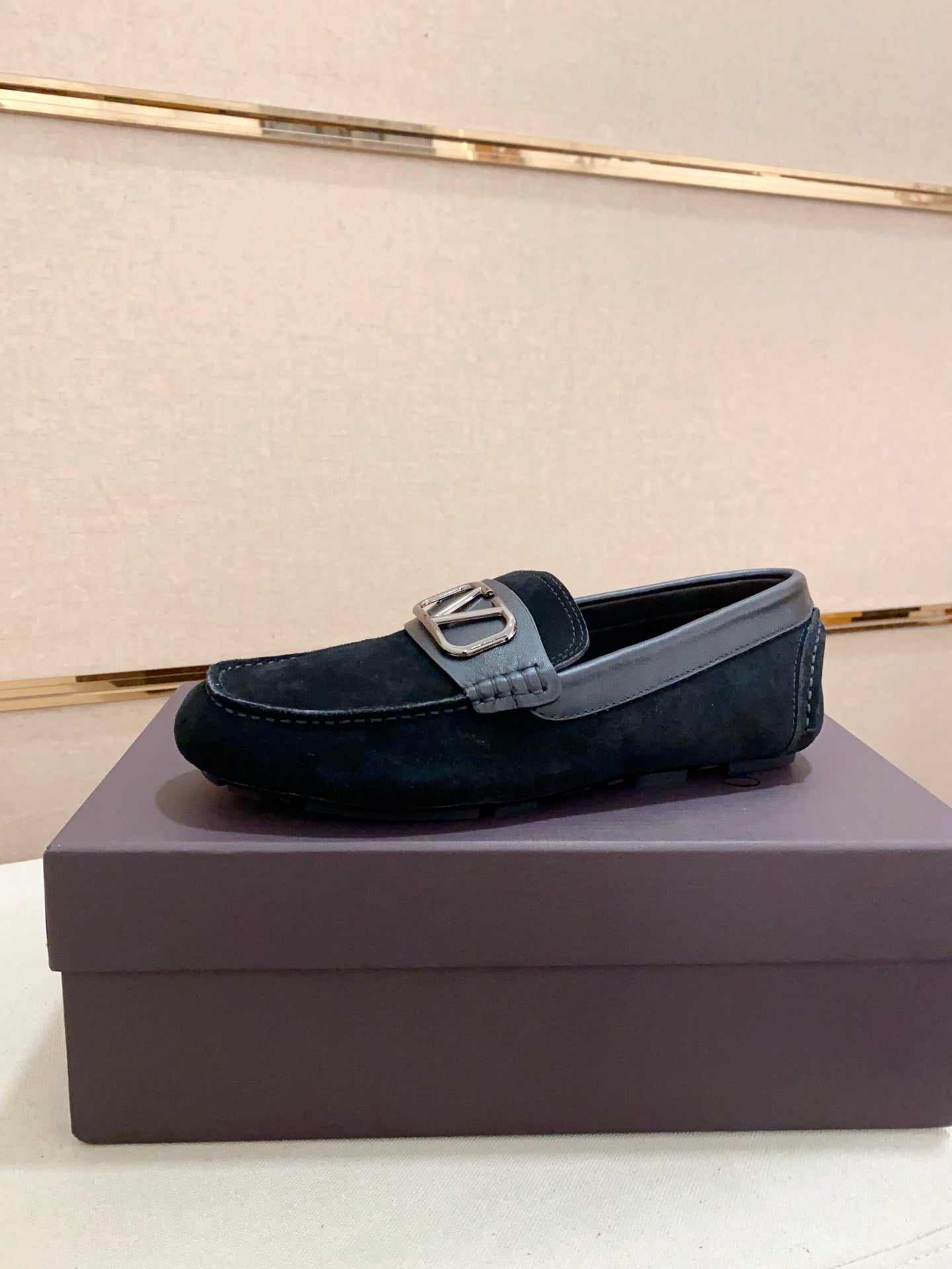 LuxluxHouse Best Quality Shoes Valentino