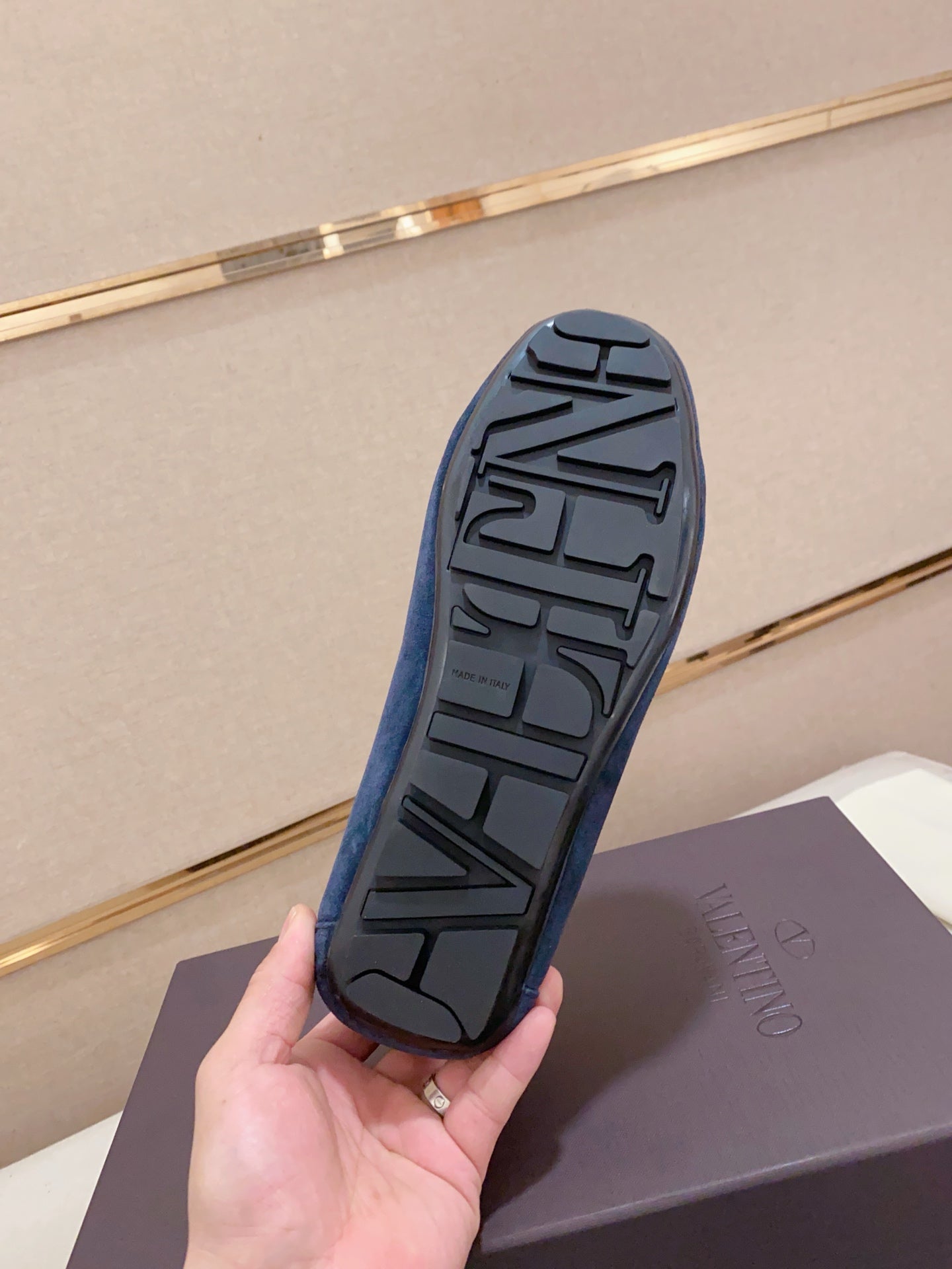 LuxluxHouse Best Quality Shoes Valentino