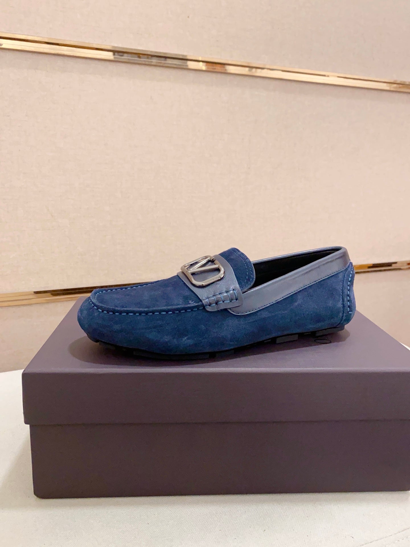 LuxluxHouse Best Quality Shoes Valentino