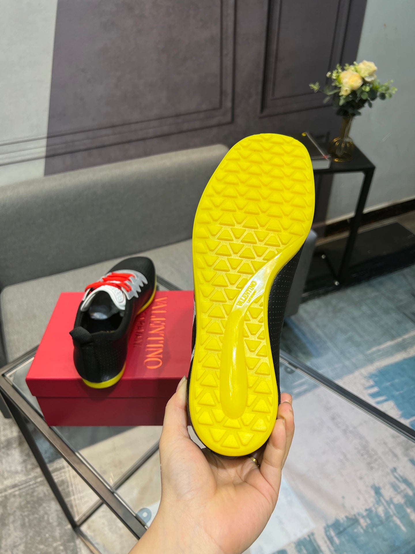 LuxluxHouse Best Quality Shoes Valentino