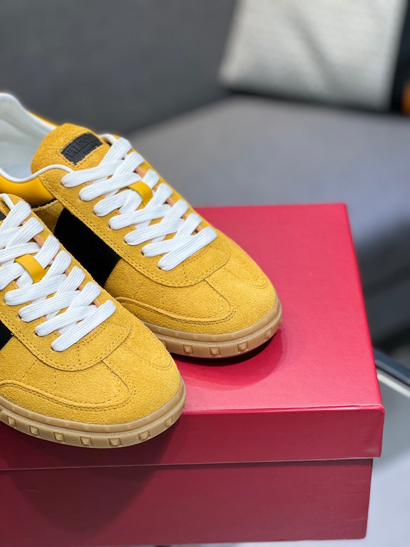 LuxluxHouse Best Quality Shoes Valentino