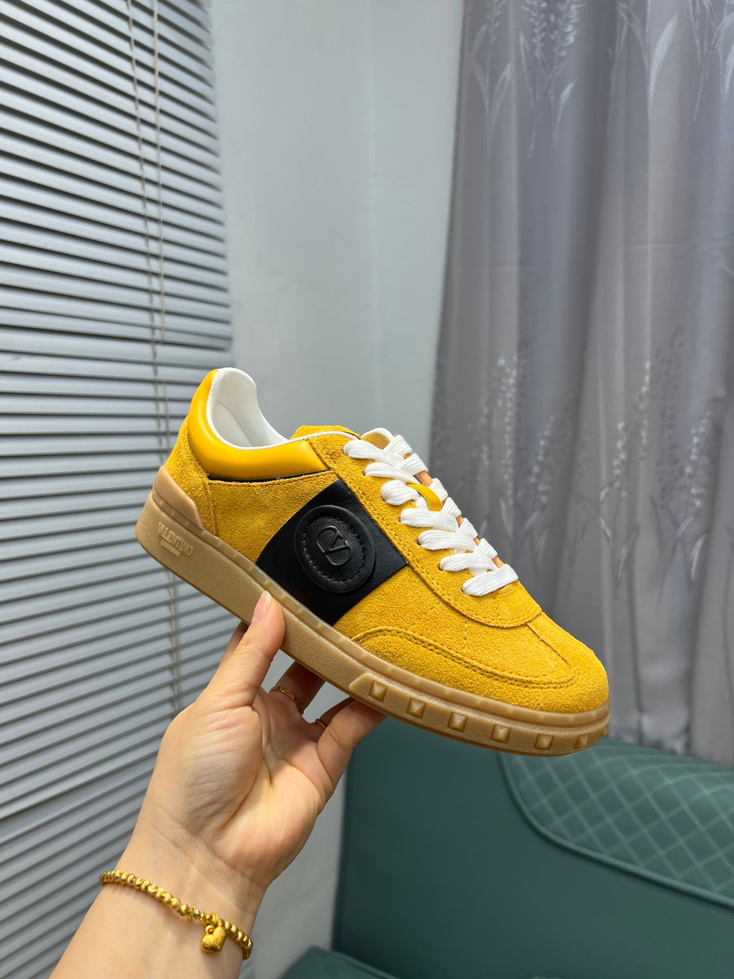 LuxluxHouse Best Quality Shoes Valentino