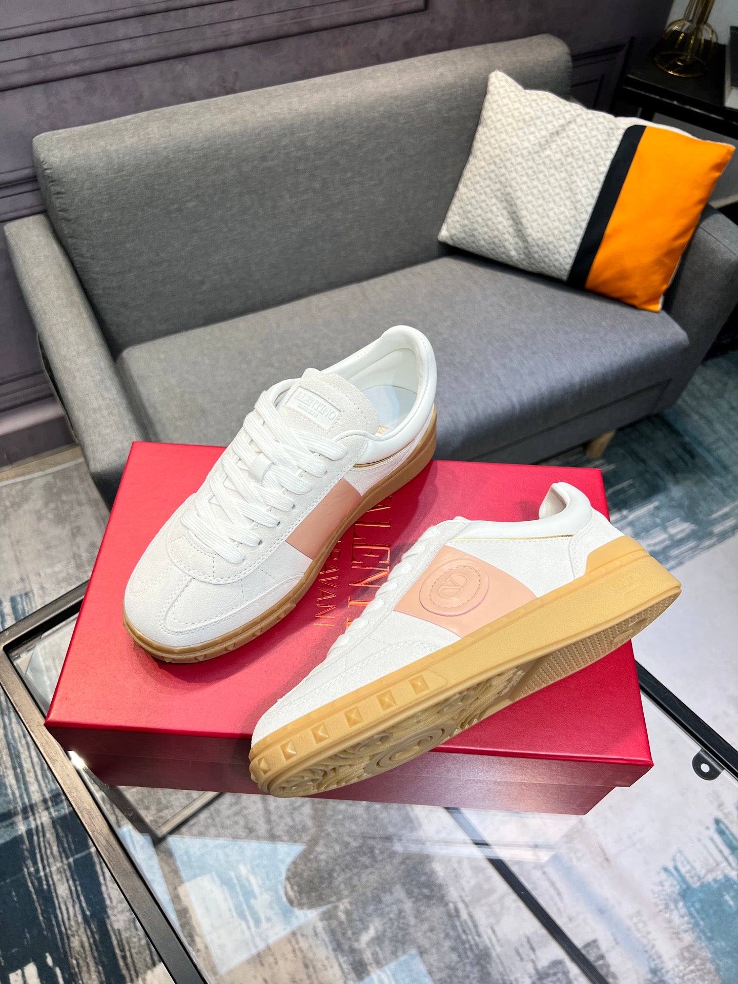 LuxluxHouse Best Quality Shoes Valentino