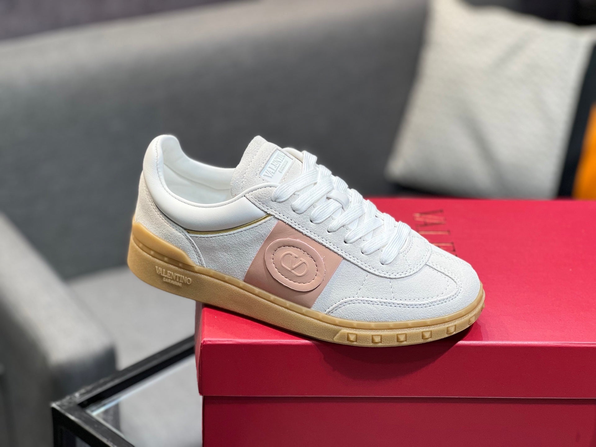 LuxluxHouse Best Quality Shoes Valentino