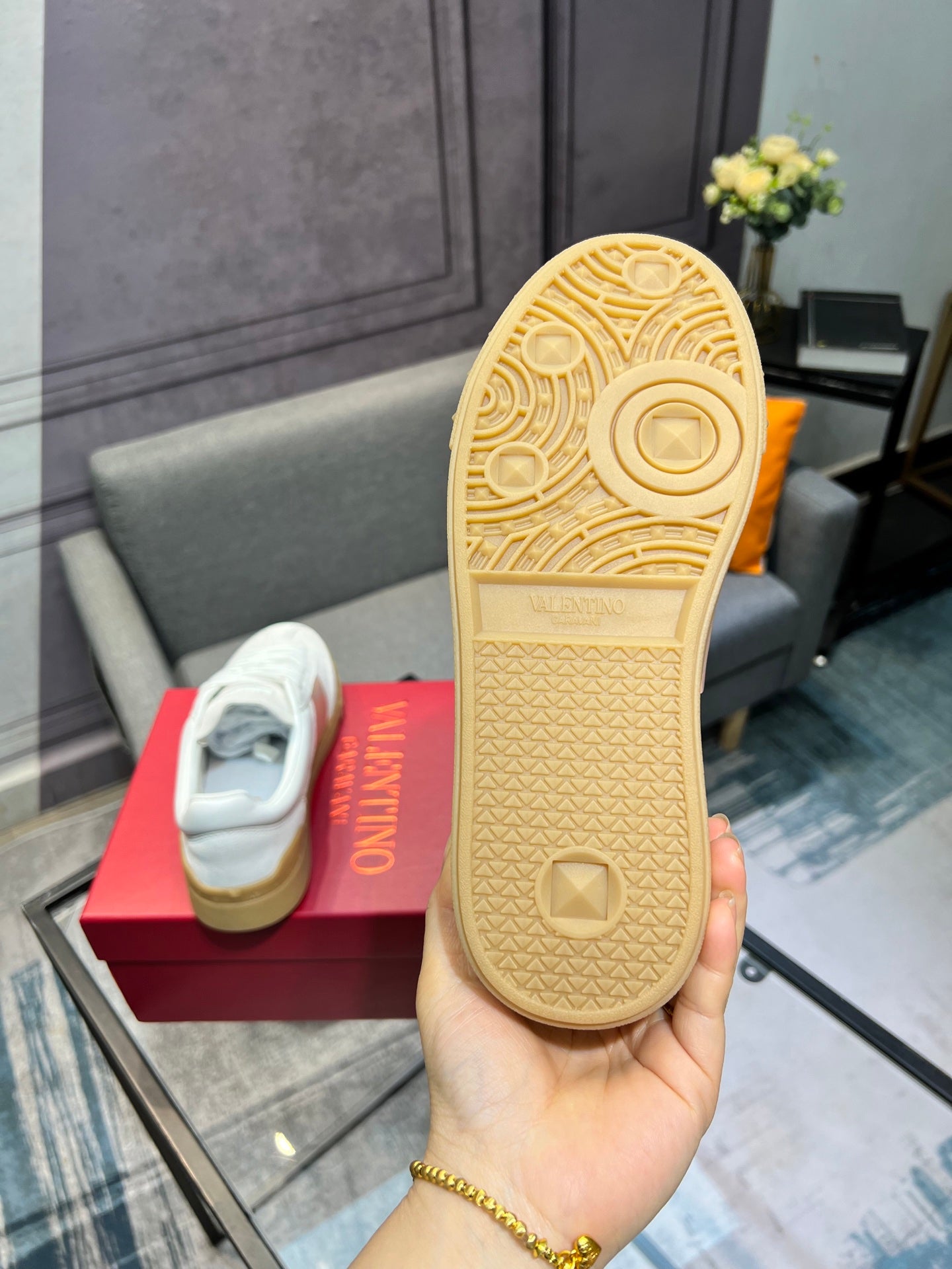 LuxluxHouse Best Quality Shoes Valentino