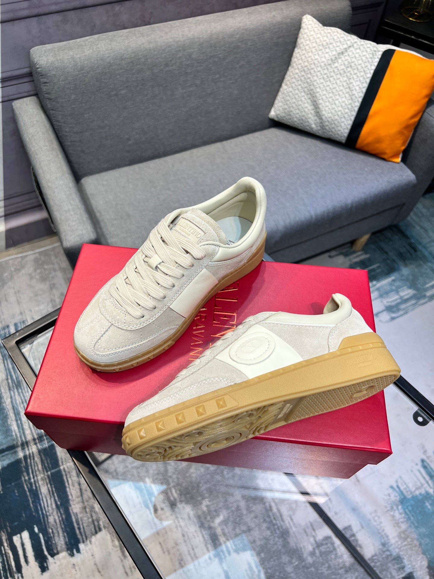 LuxluxHouse Best Quality Shoes Valentino