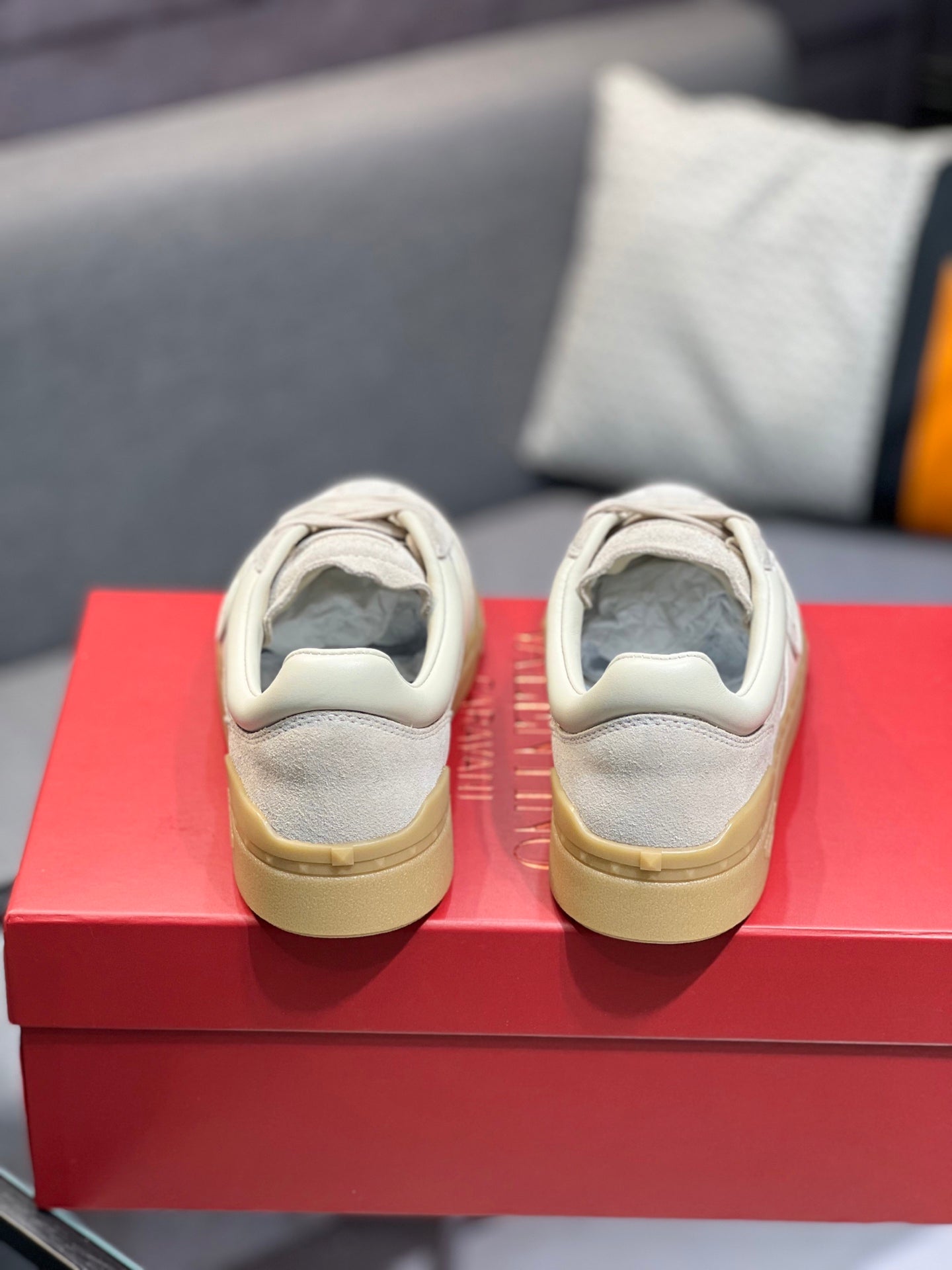 LuxluxHouse Best Quality Shoes Valentino