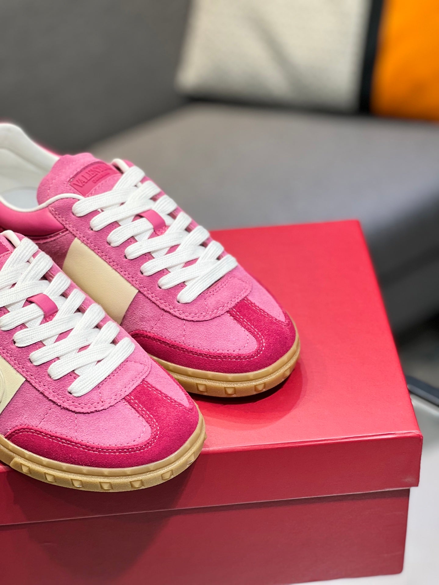 LuxluxHouse Best Quality Shoes Valentino