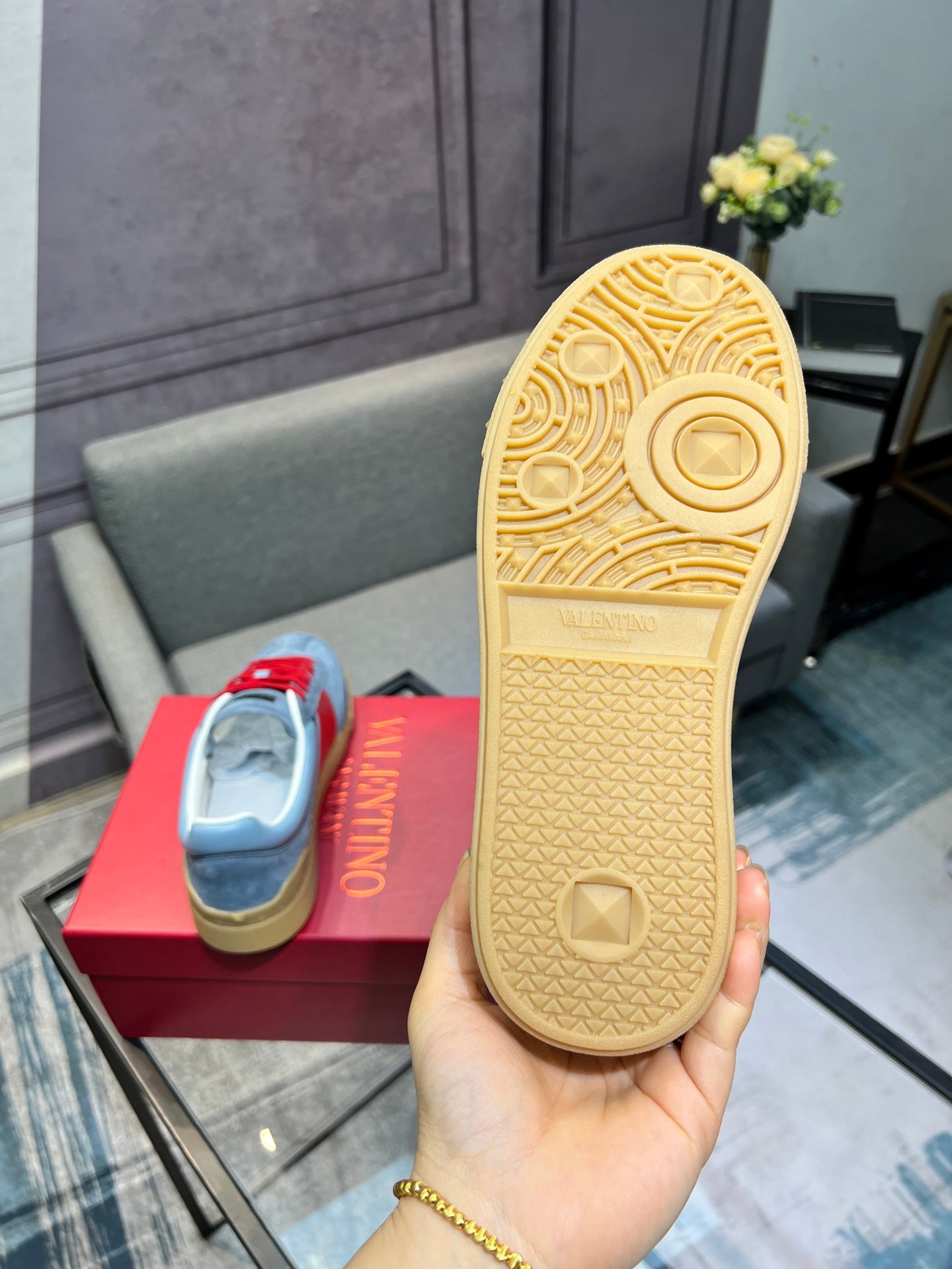 LuxluxHouse Best Quality Shoes Valentino