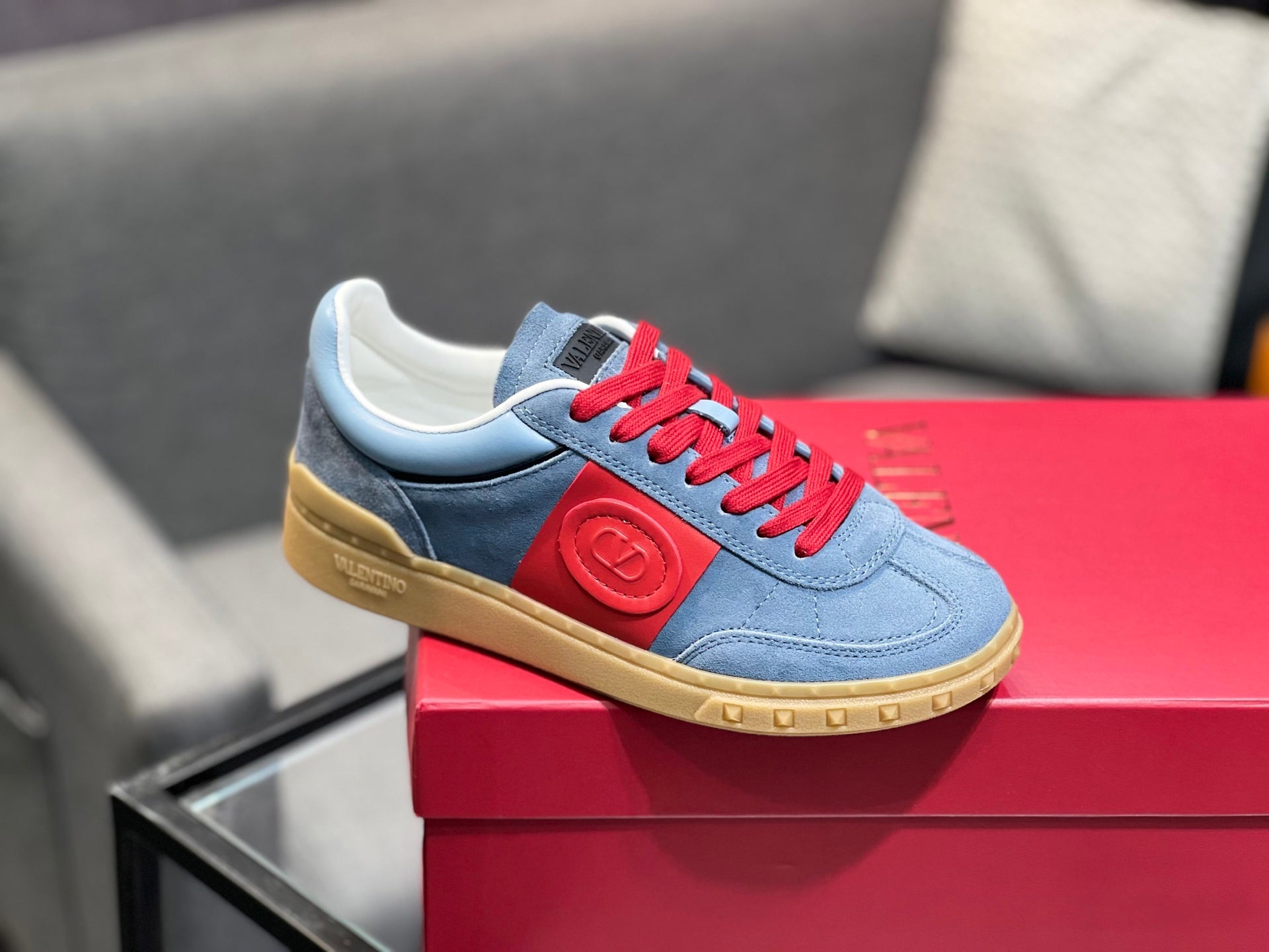 LuxluxHouse Best Quality Shoes Valentino