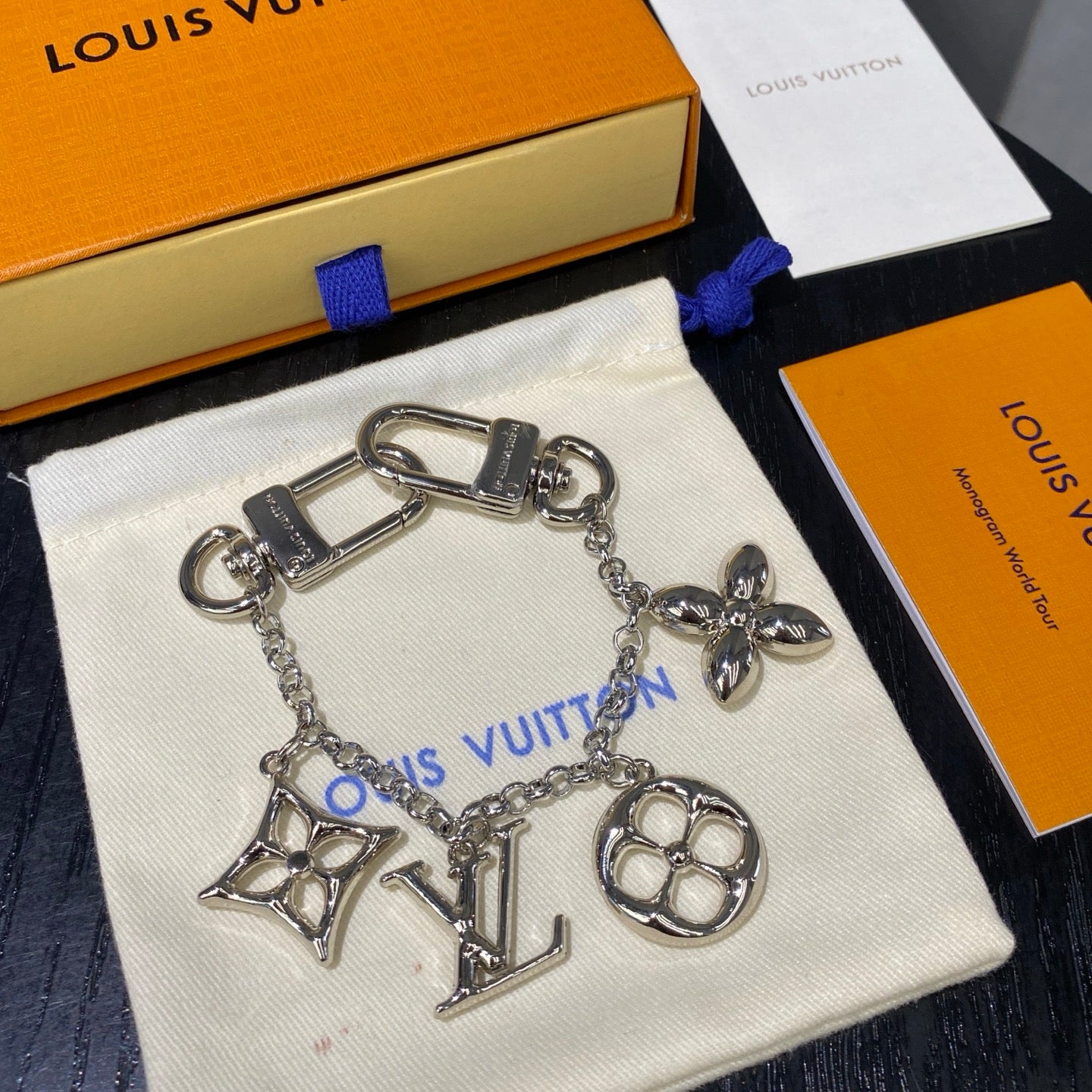 LuxluxHouse Best Quality Accessories Keychain Louis Vuitton Keychain