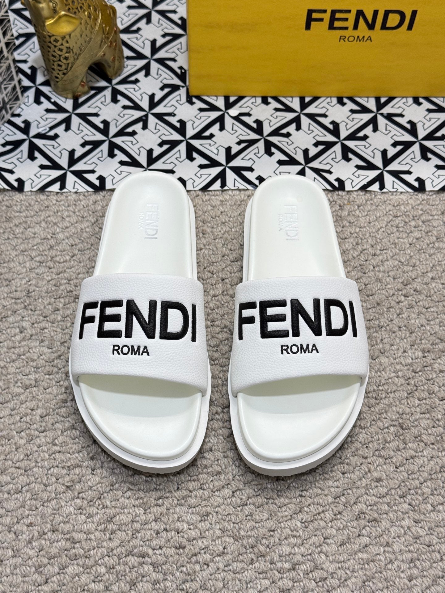 LuxluxHouse Best Quality Sandals Fendi