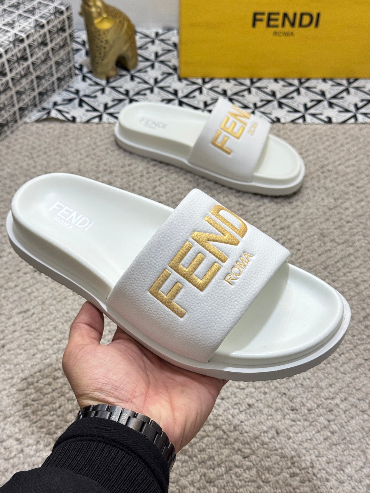 LuxluxHouse Best Quality Sandals Fendi