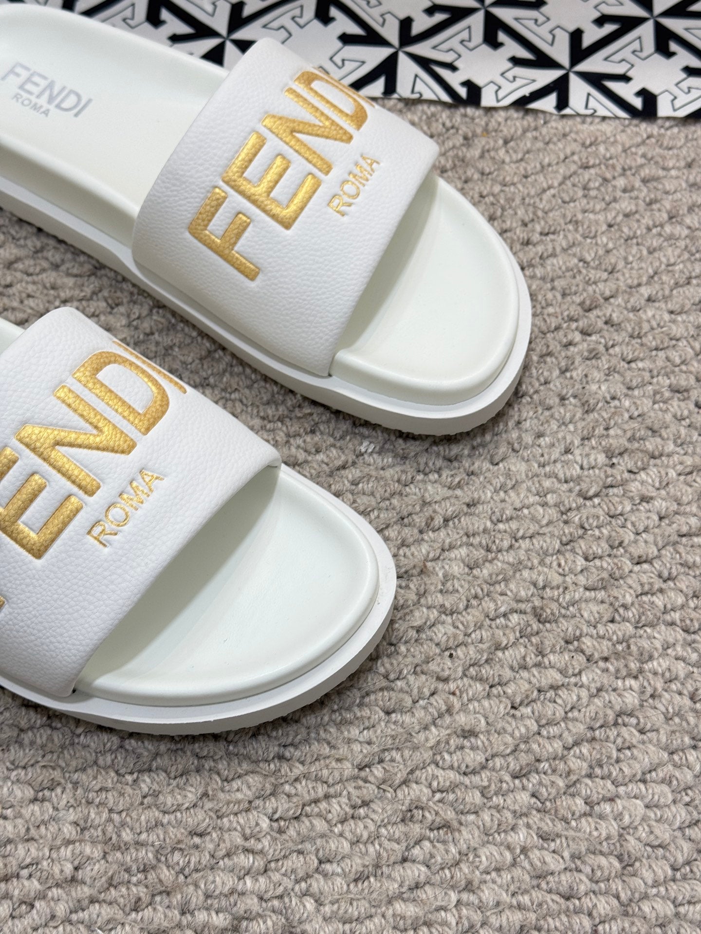 LuxluxHouse Best Quality Sandals Fendi