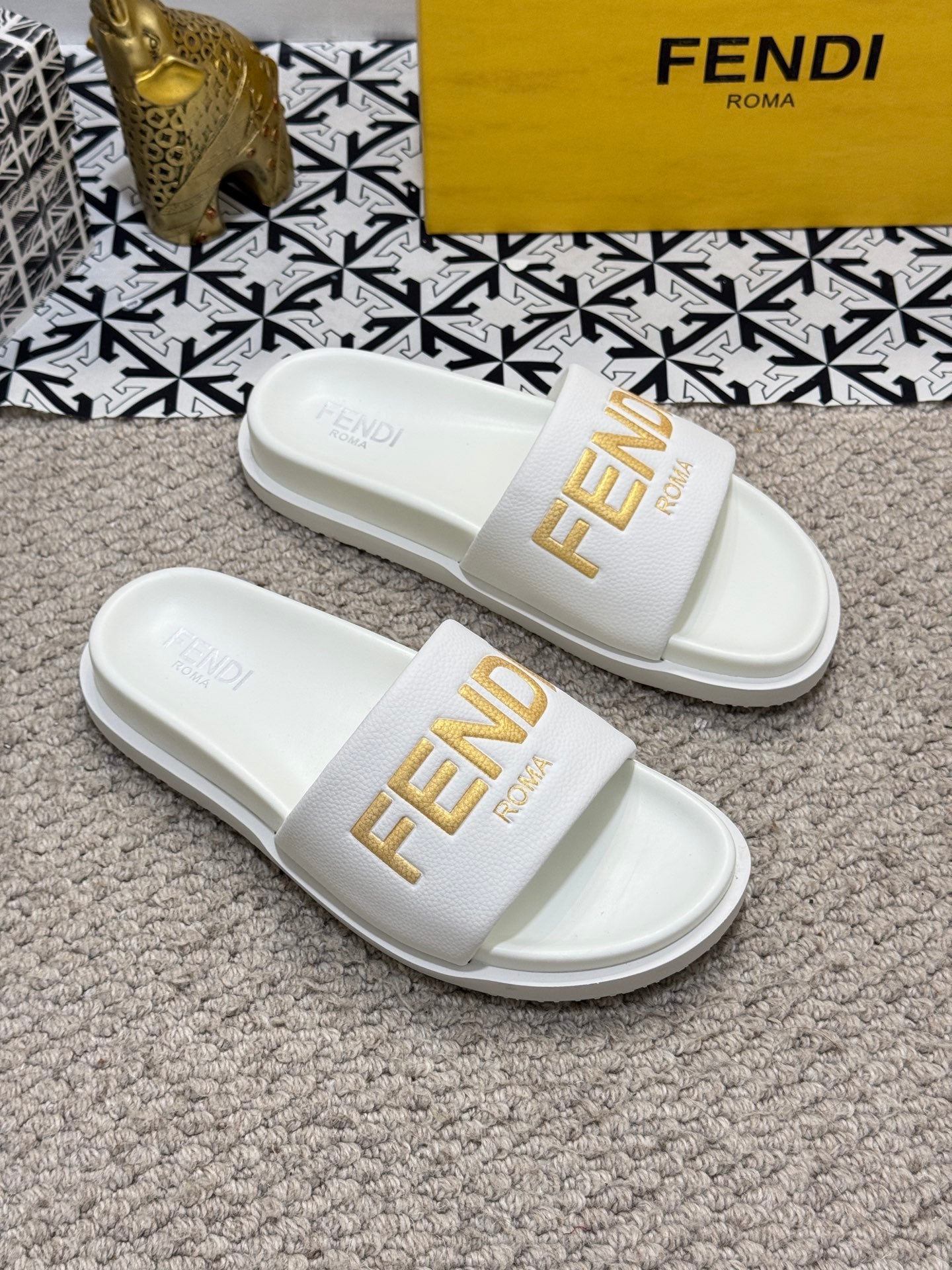 LuxluxHouse Best Quality Sandals Fendi
