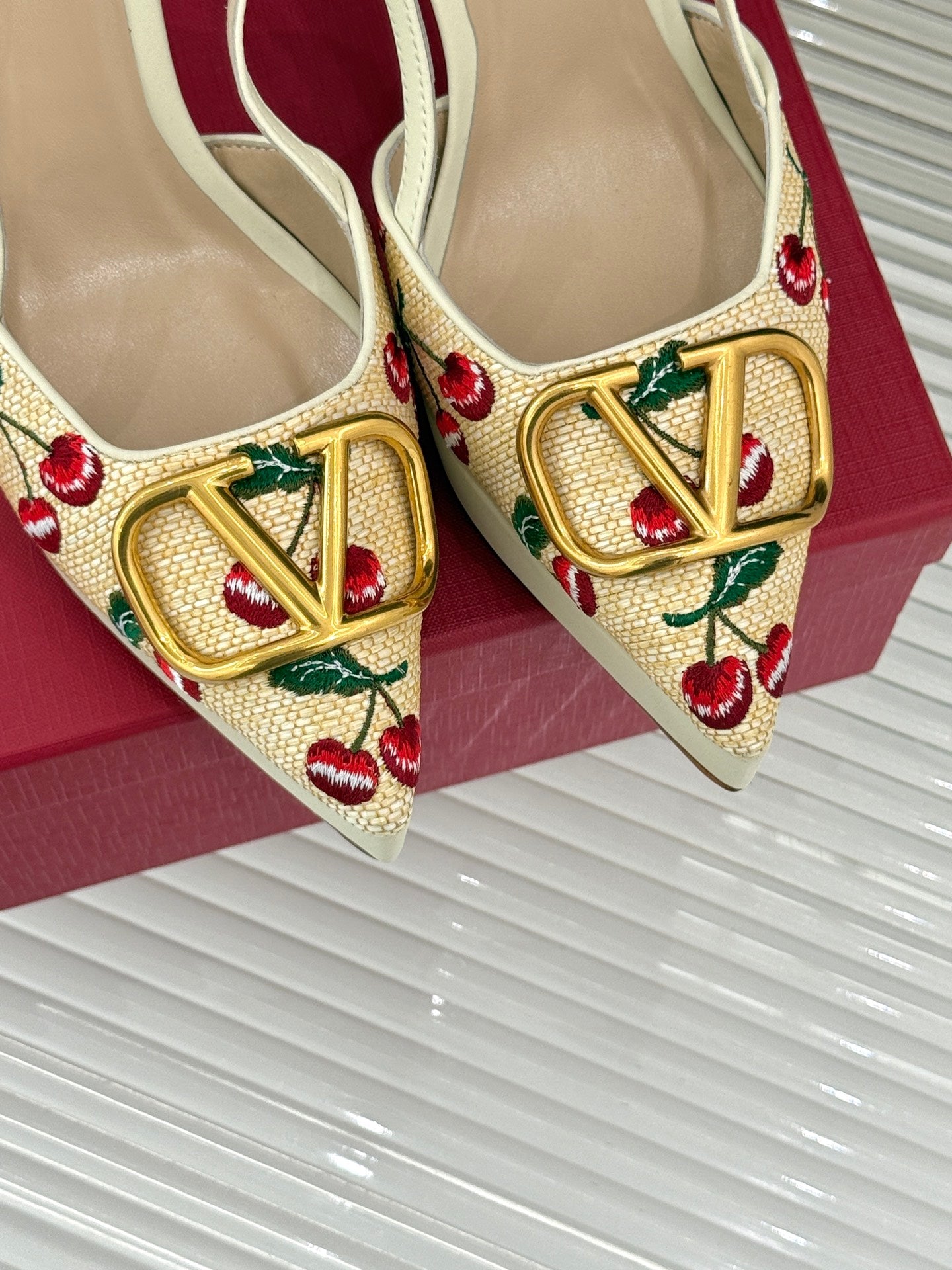 LuxluxHouse Best Quality Valentino Women Shoes
